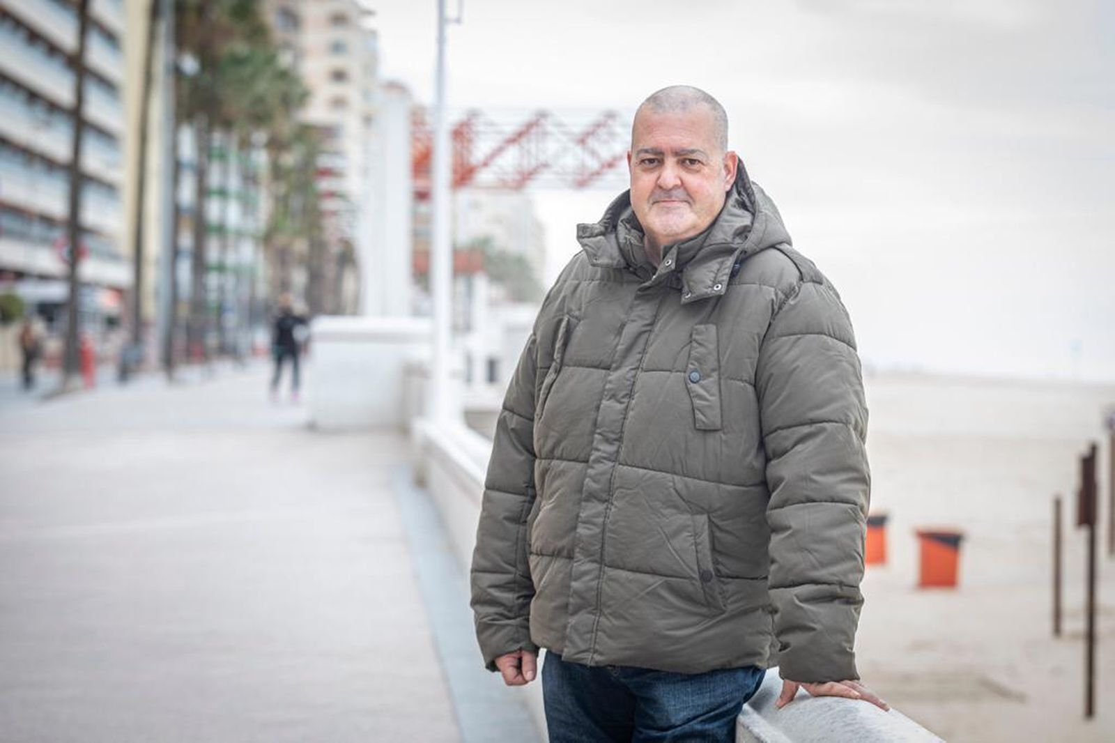 Pedro Delgado en el Paseo Marítimo de Cádiz.