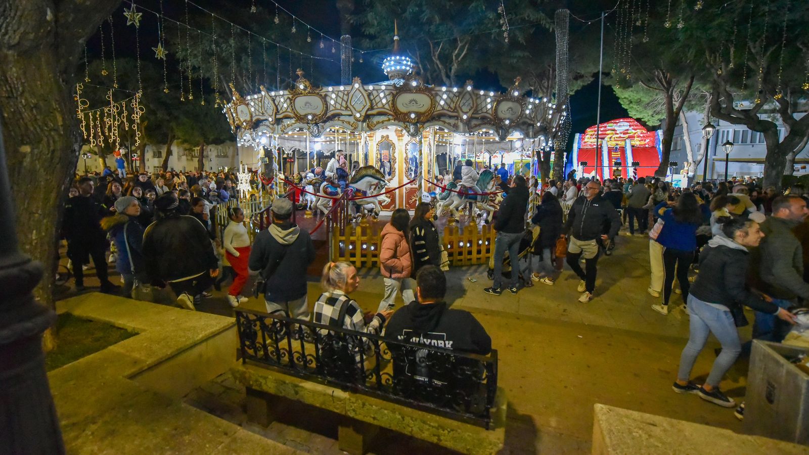 El encendido del alumbrado de Navidad de San Roque, en imágenes