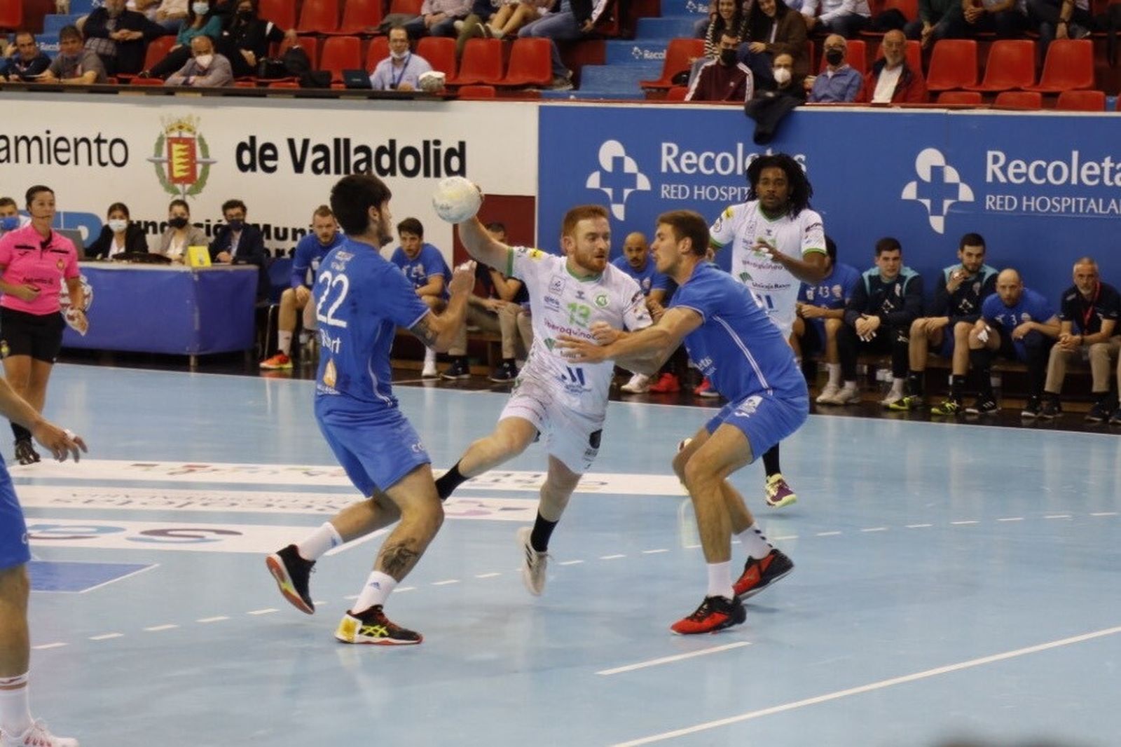 Una imagen de un instante del partido en Huerta del Rey.