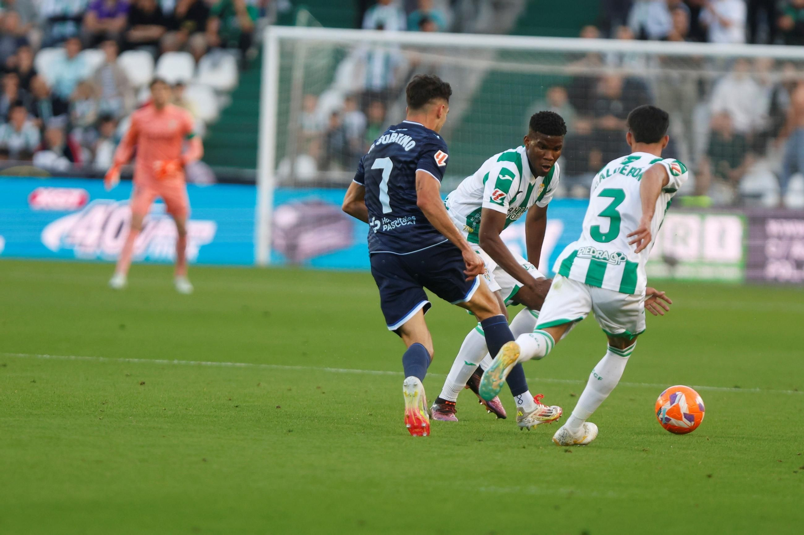 Un lance del partido Córdoba-Cádiz.