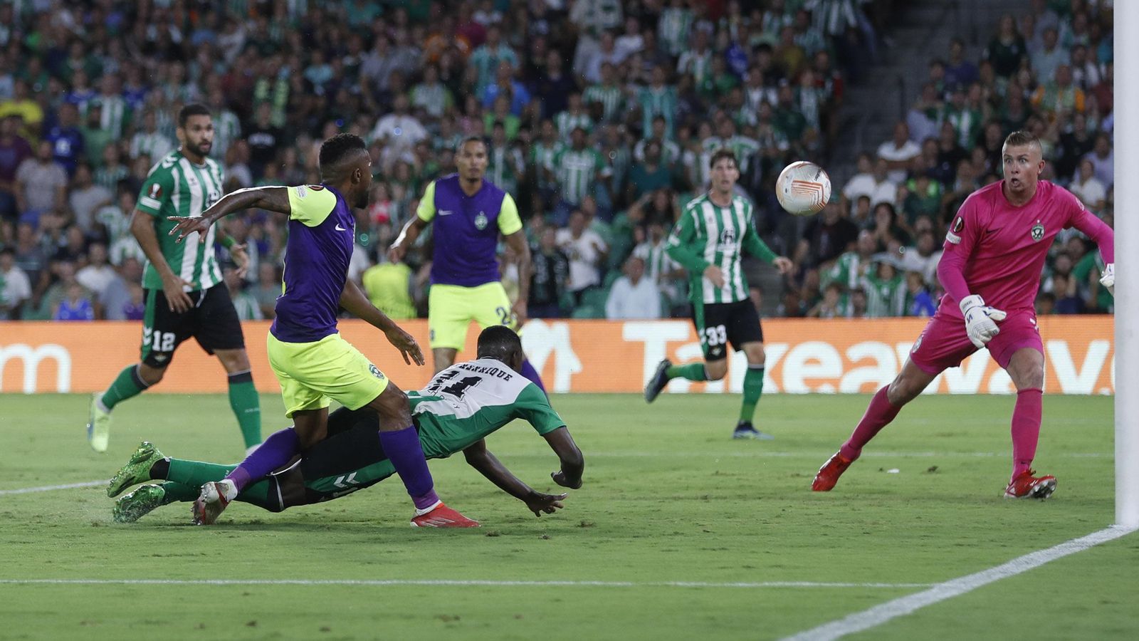 Luiz Henrique marca el primer gol oficial con la camiseta verdiblanca.