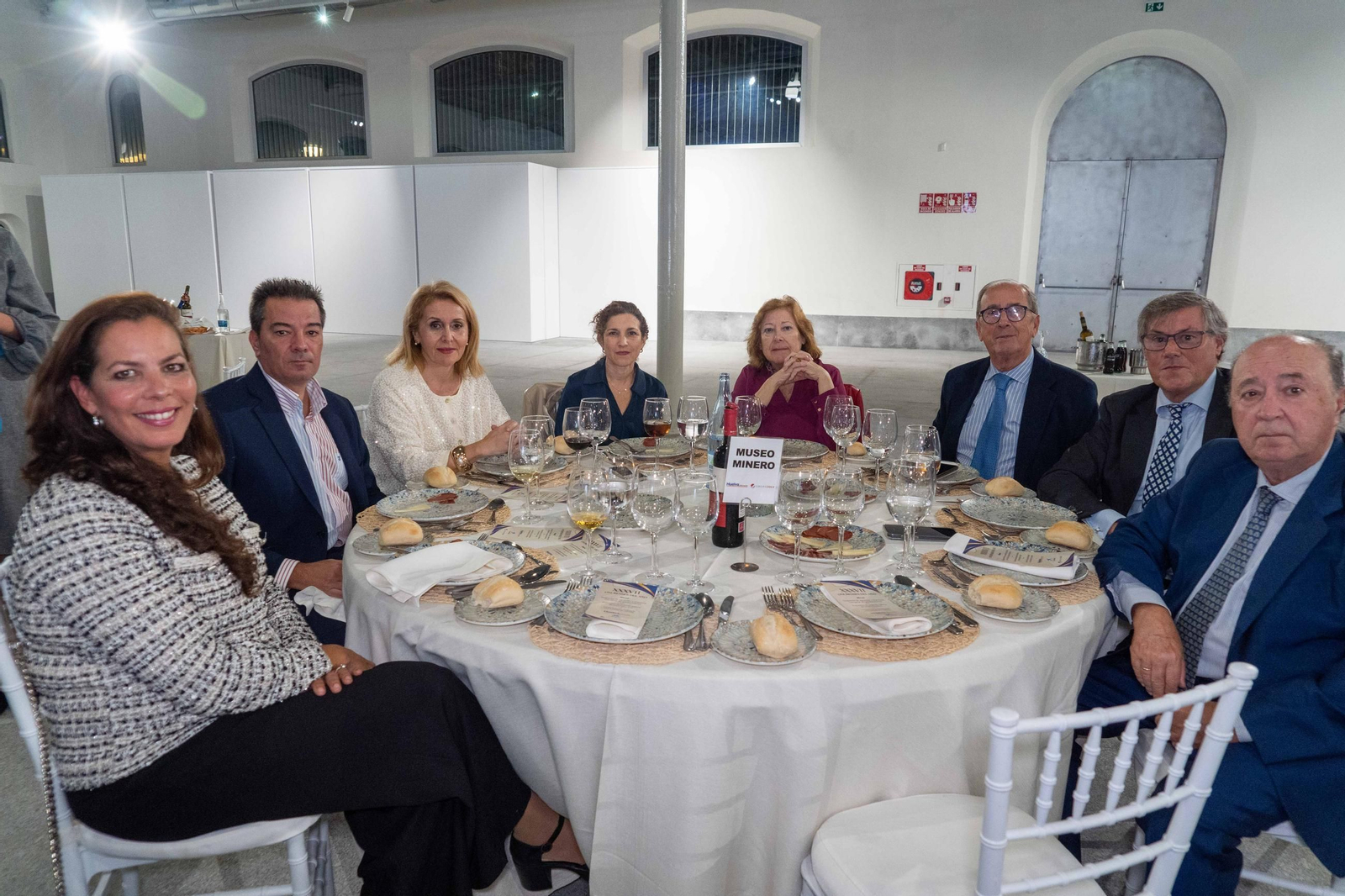 Imágenes de los invitados a la gala de los  37 premios Onubenses del Año