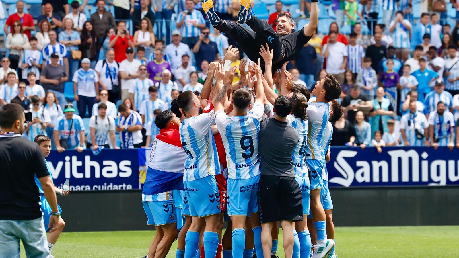 Las fotos de la celebración del ascenso del filial del Málaga CF