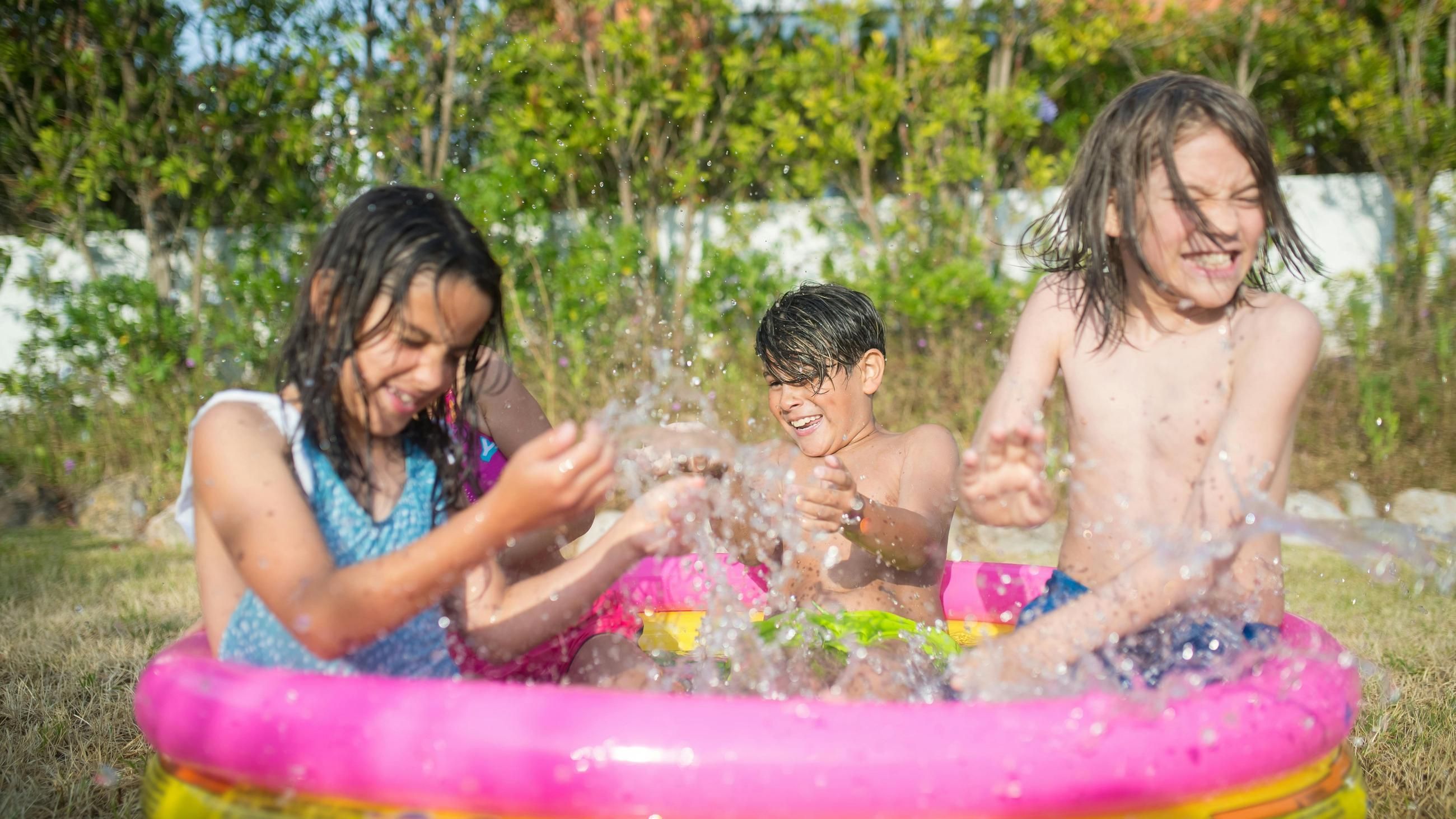 Descubre las mejores piscinas desmontables que le darán vida a tu jardín este verano 2025