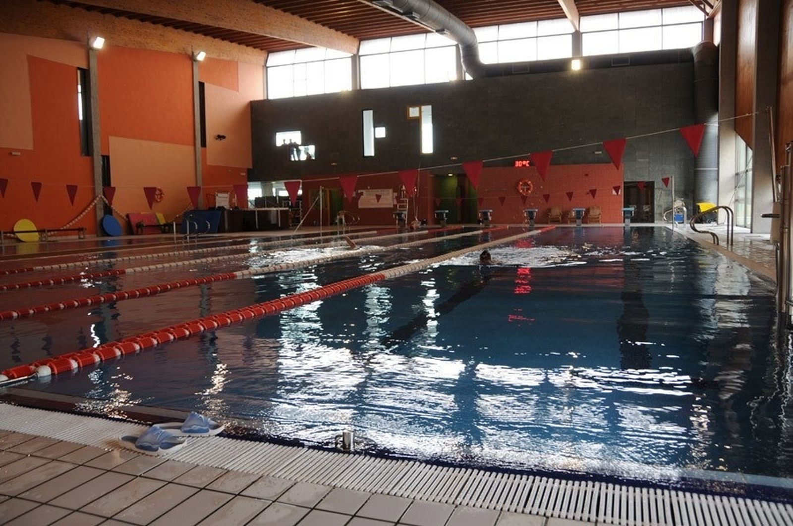 Piscina del centro Playa Dorada de Noja.