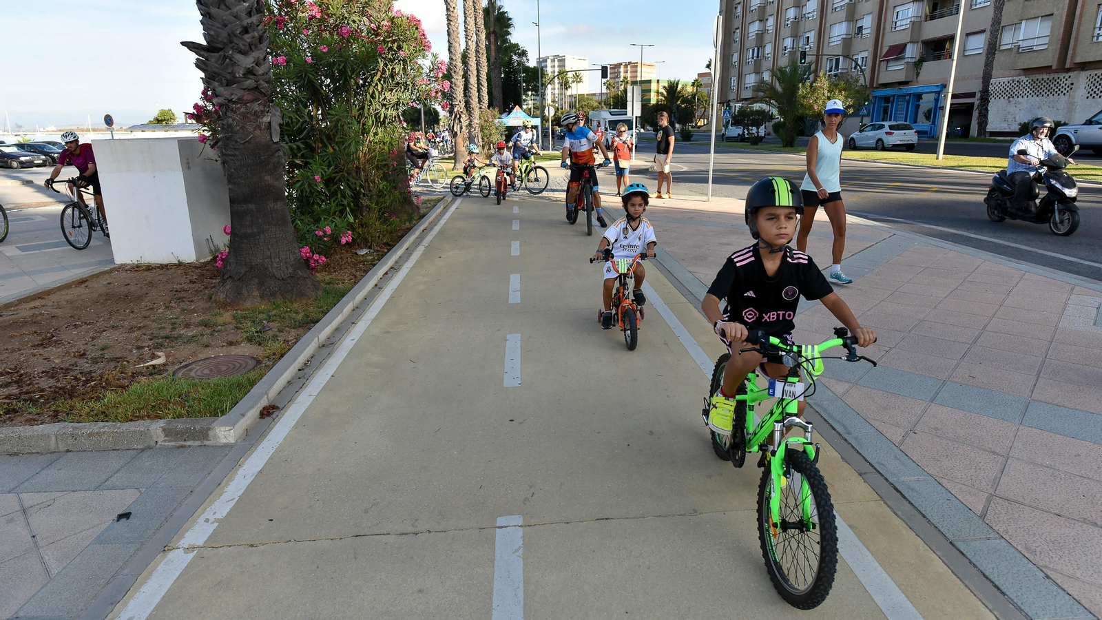 Marcha en bicicleta por la Semana de la Movilidad en La Línea, en imágenes
