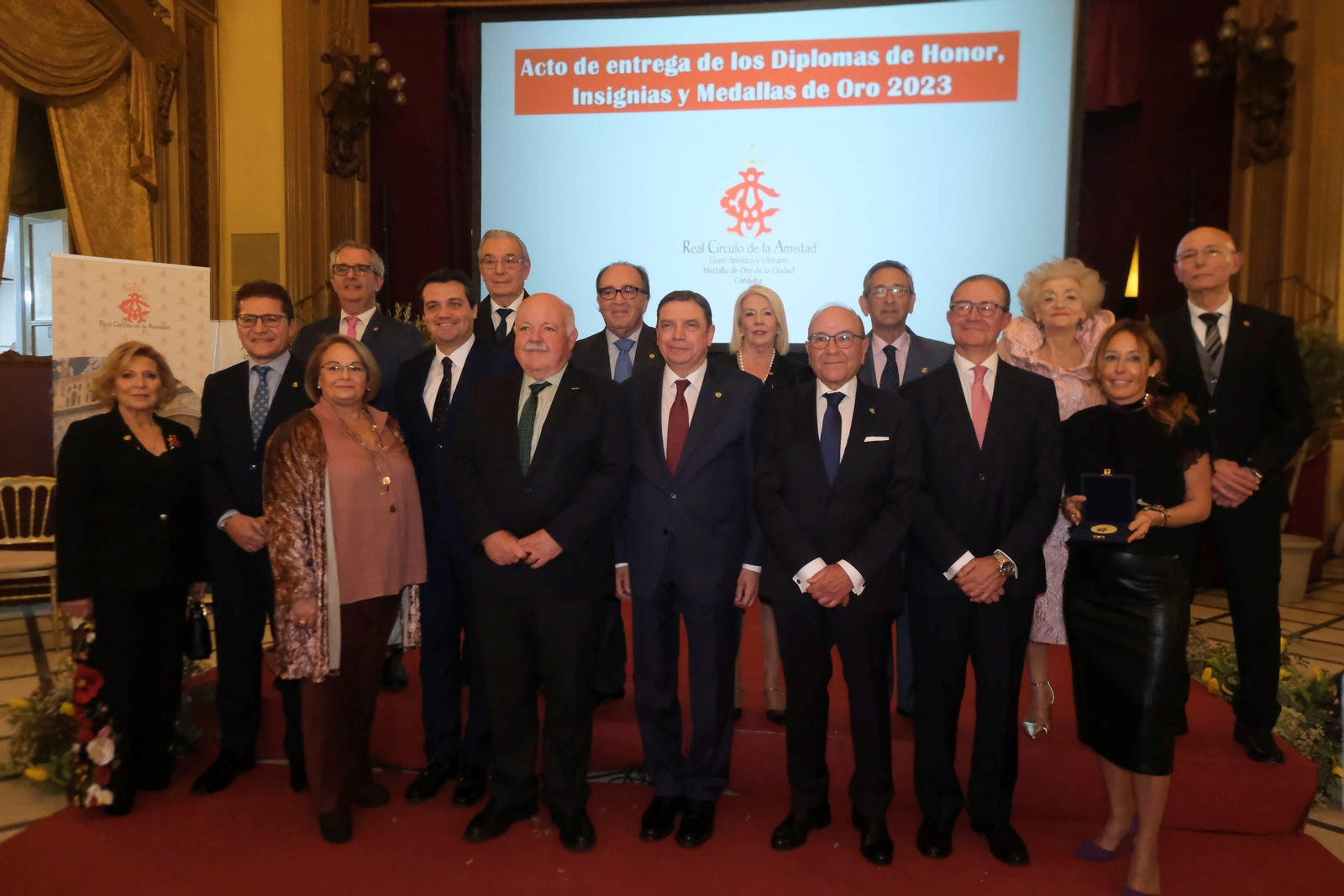 El Real Círculo de la Amistad de Córdoba entrega sus reconocimientos, en imágenes El Real Círculo de la Amistad de Córdoba entrega sus reconocimientos, en imágenes
