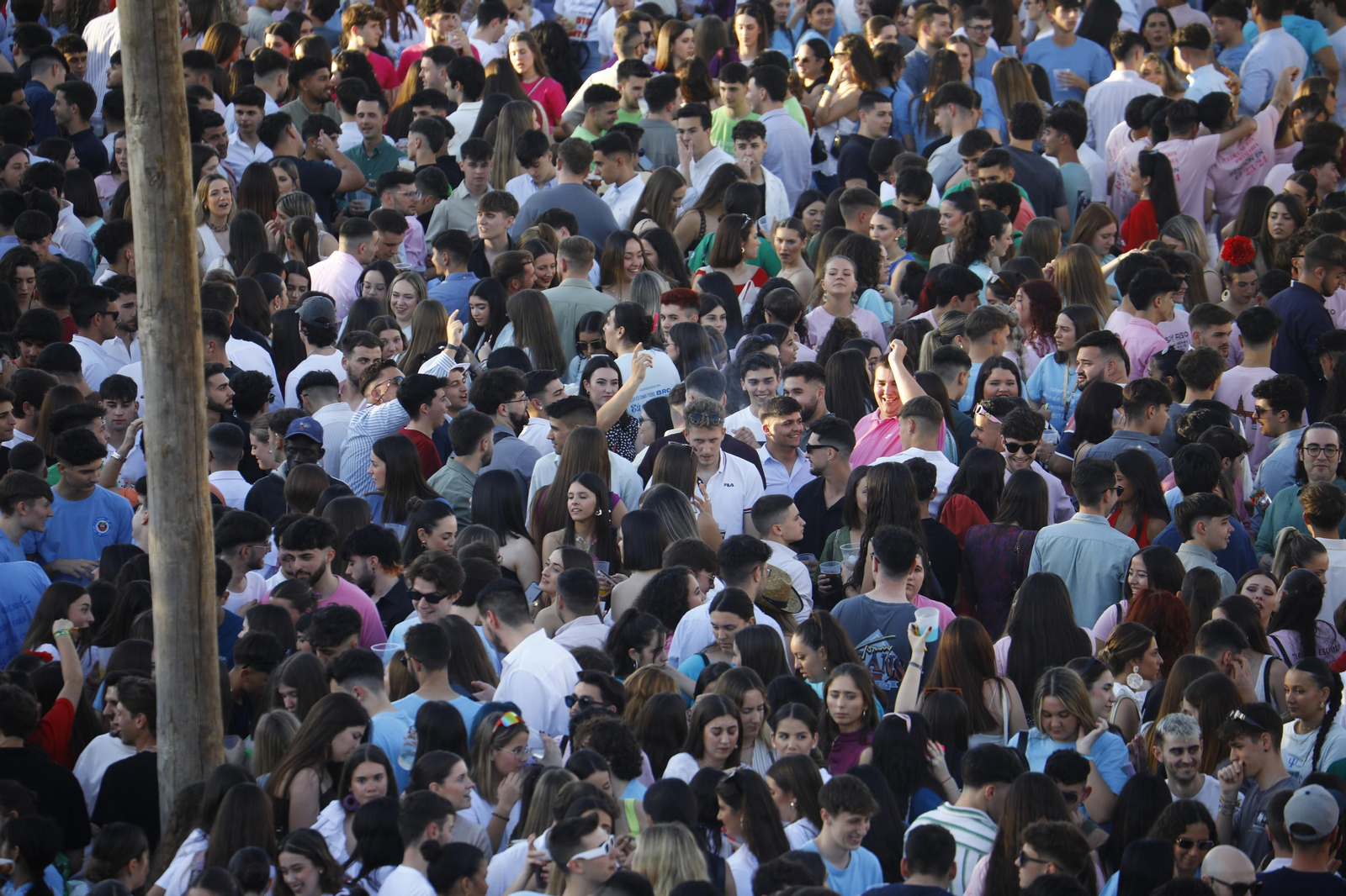 Las mejores fotos del botellón de la Feria de Córdoba
