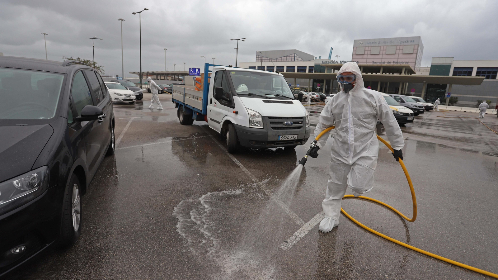 Fotos del despliegue de la UME en el puerto de Algeciras contra el coronavirus