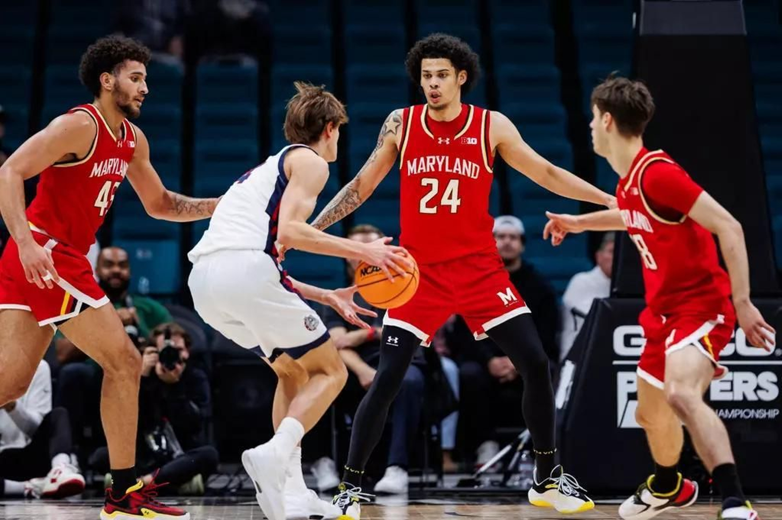 NCAA: Mario Saint-Supéry se impone a Guillermo del Pino