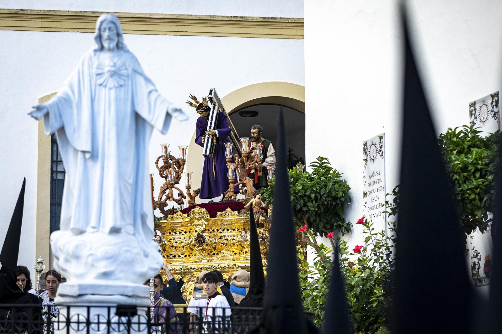 Las imágenes de Afligidos de El Puerto en el Lunes Santo de la Semana Santa 2025