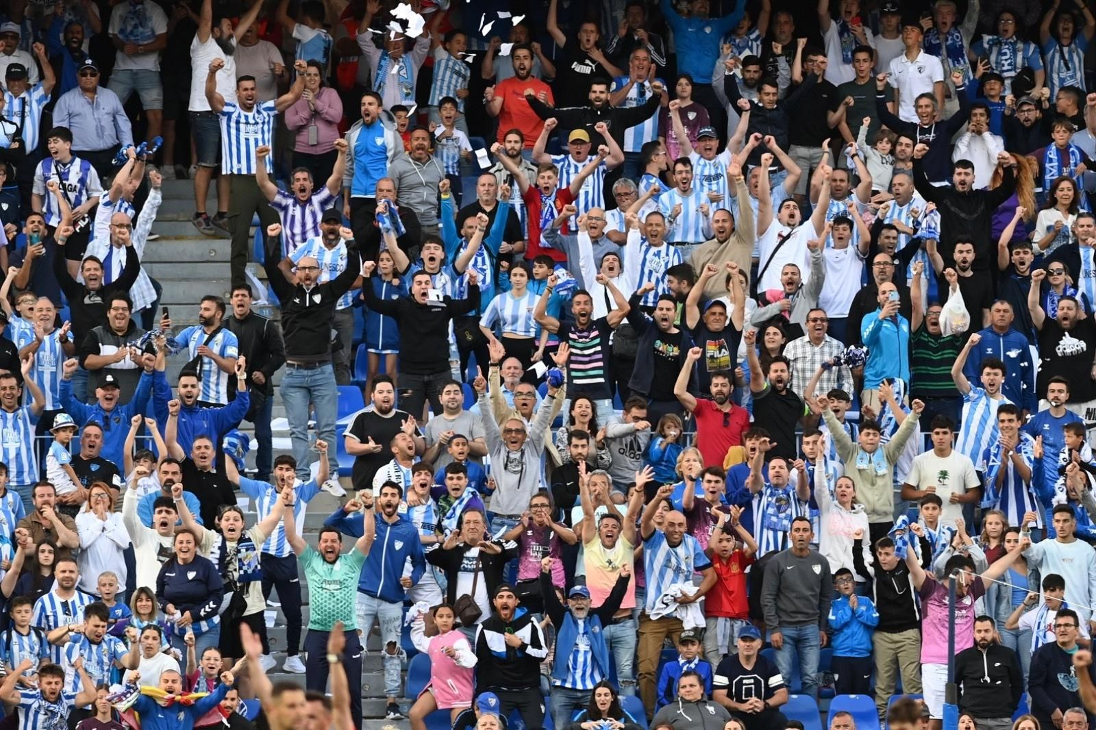 Aficionados del Málaga en La Rosaleda.