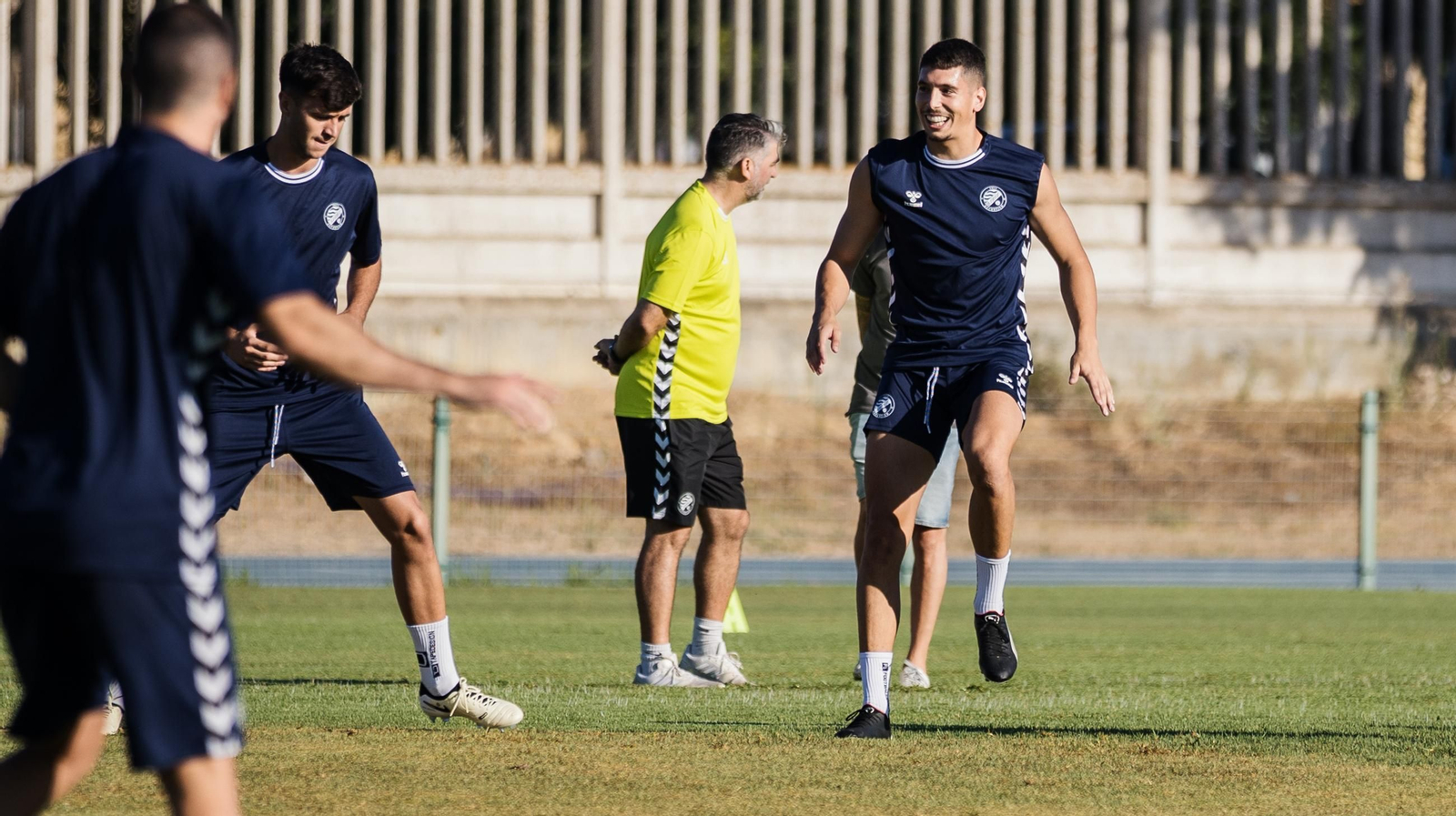 Las mejores imágenes del primer día de entrenamiento del Xerez DFC