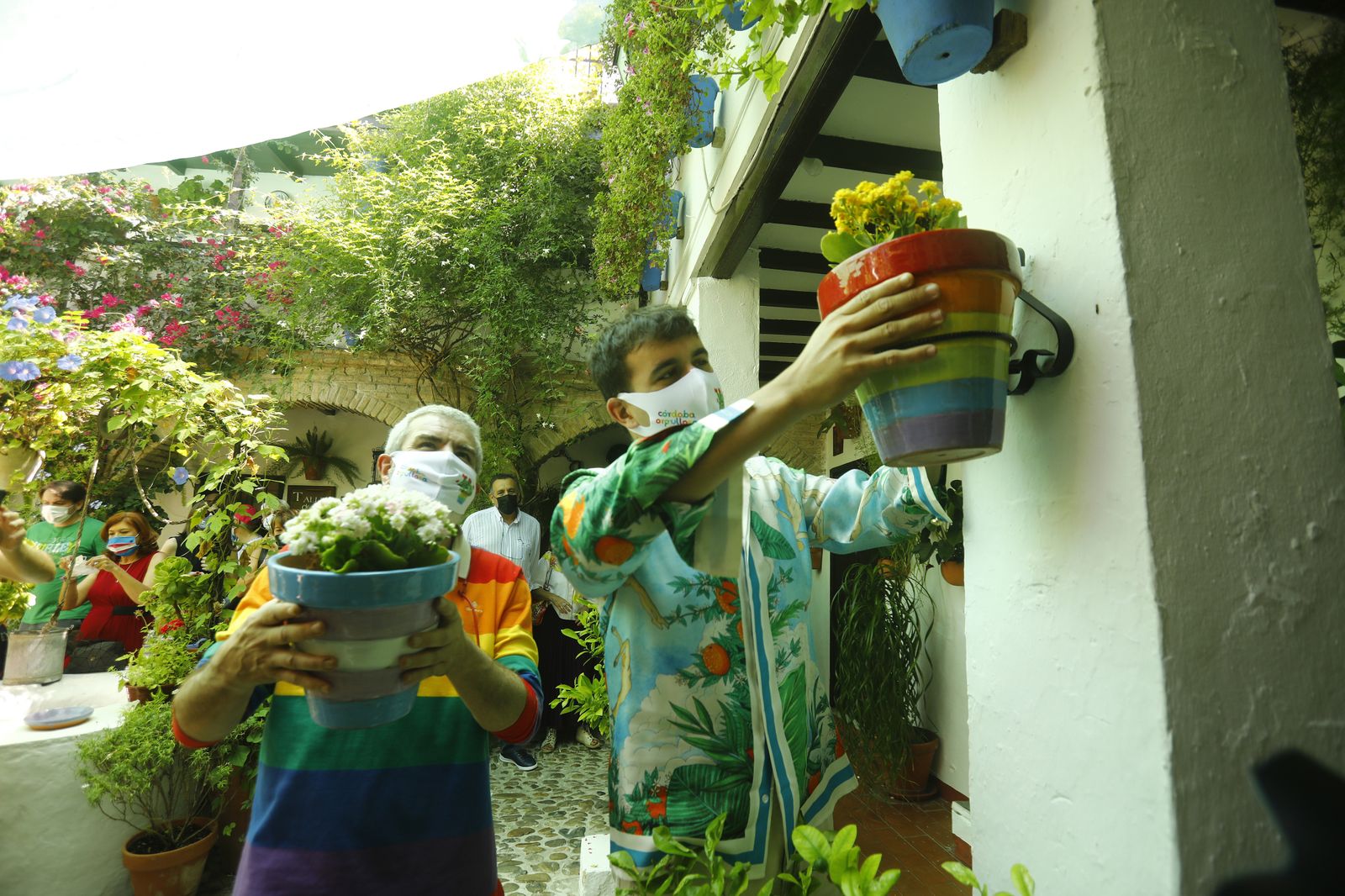 La visita de Lorenzo Caprile y Palomo Spain a los Patios de Córdoba, en imágenes