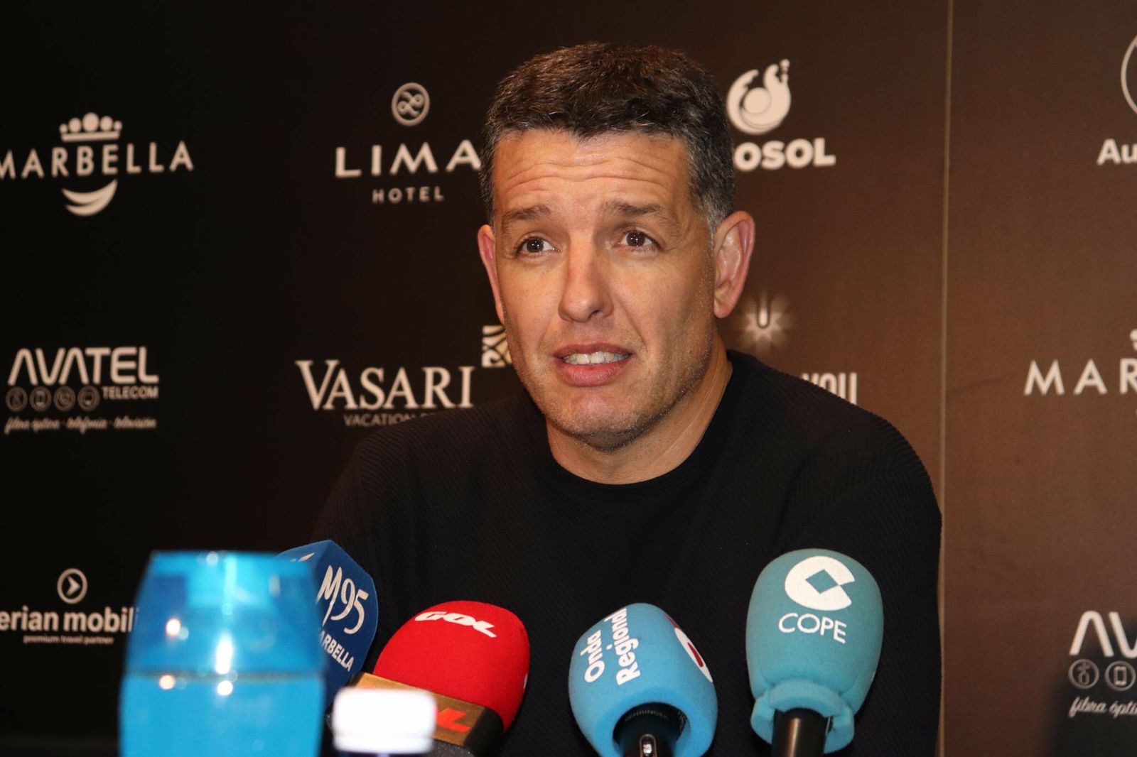 Sandroni, durante una rueda de prensa esta temporada con el Yeclano.