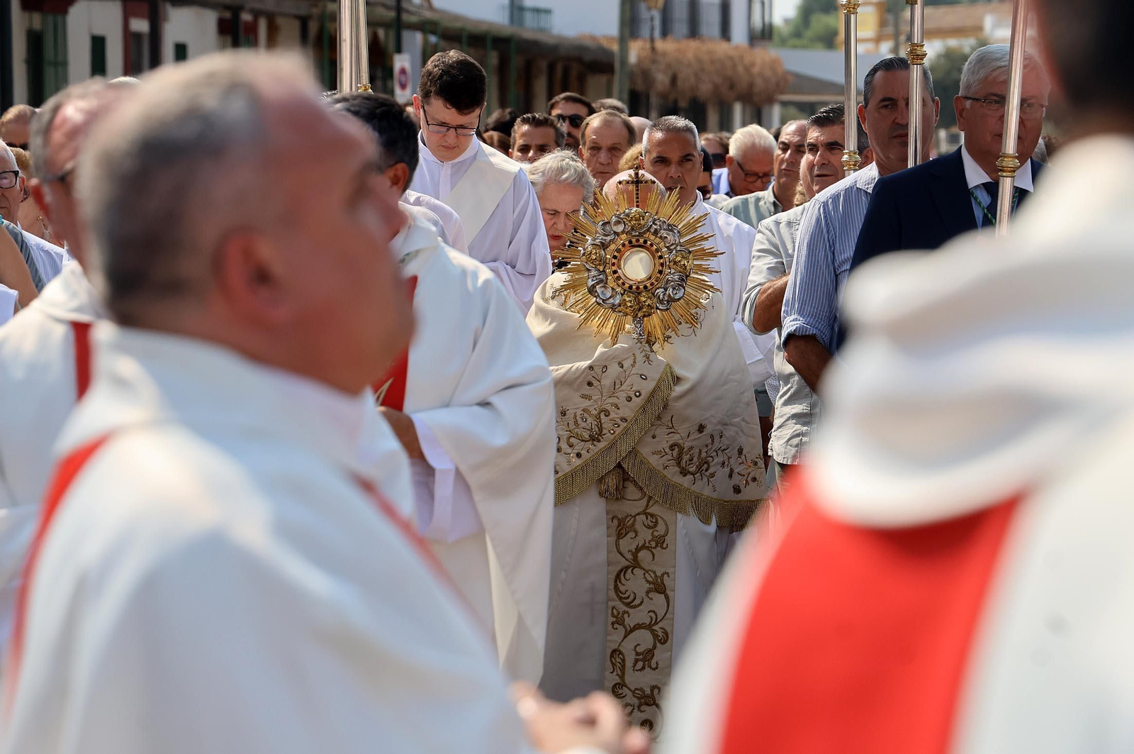 Rocío Chico 2025: Solemne Función Votiva y Procesión Eucarística, con el Santísimo bajo palio por el entorno del Santuario