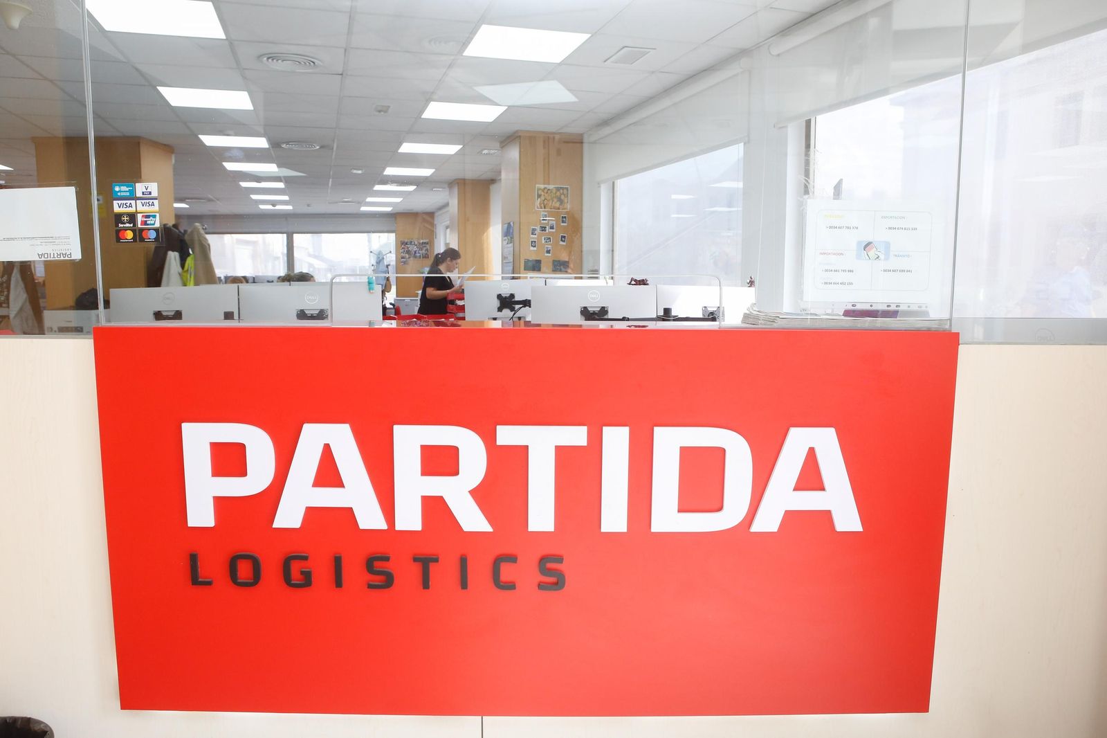 Mostrador de las oficinas de Partida Logistics, en Algeciras