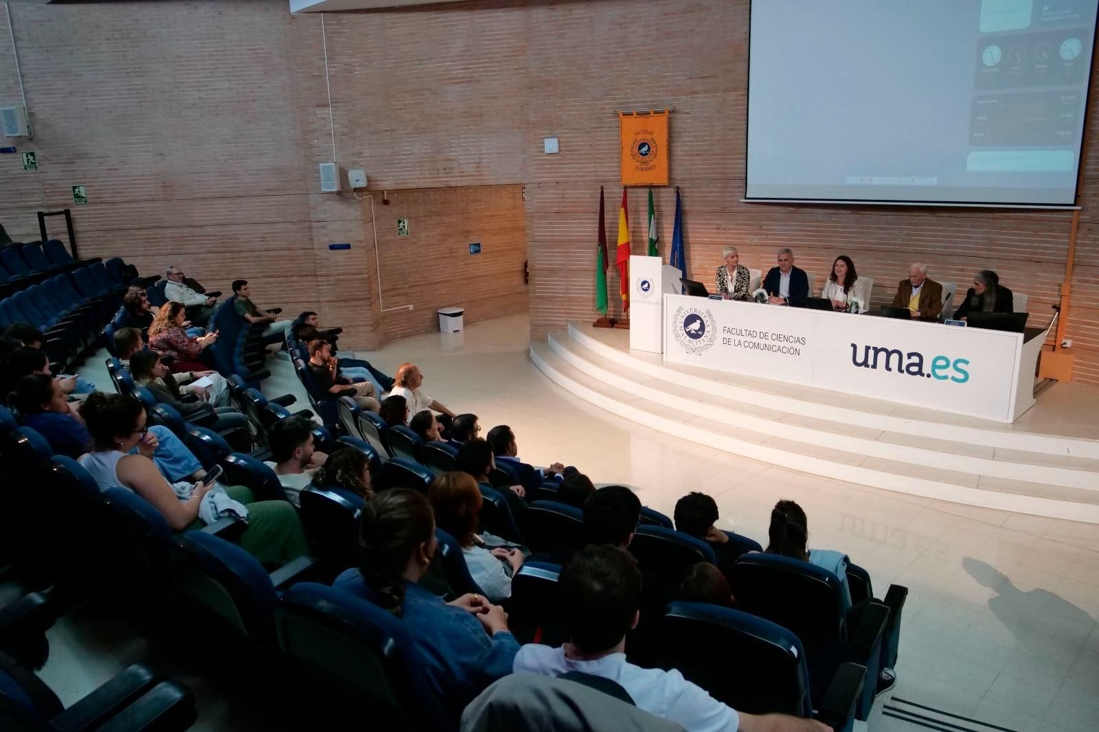 Acto de entrega del premio Guillermo Jiménez Smerdou de periodismo de radio, en la facultad de Comunicación. Acto de entrega del premio Guillermo Jiménez Smerdou de periodismo de radio, en la facultad de Comunicación.