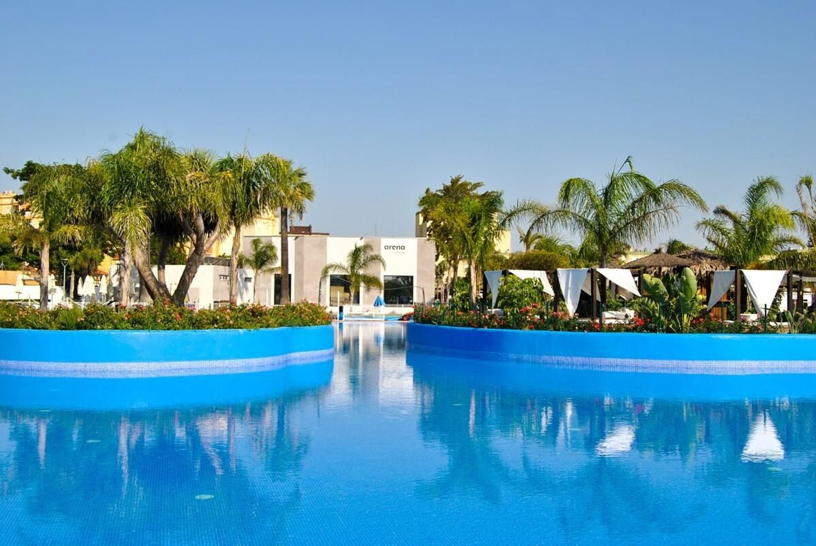 El lago de Arena Village Jerez