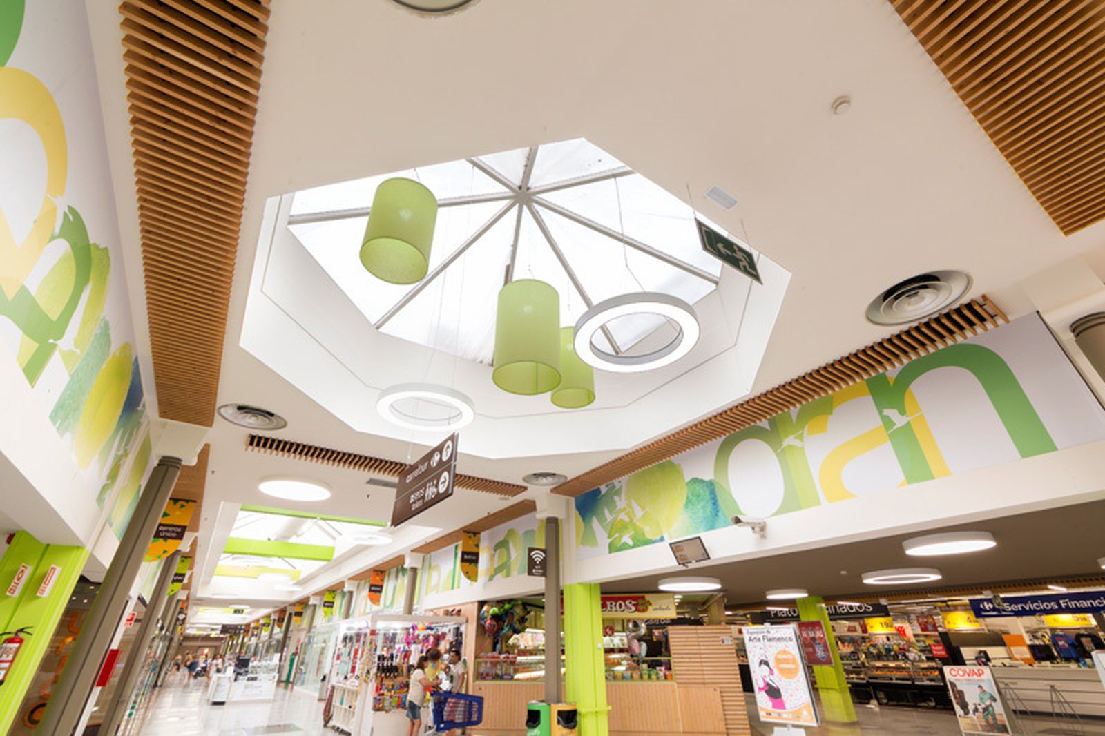 Interior del Centro Comercial Gran Sur