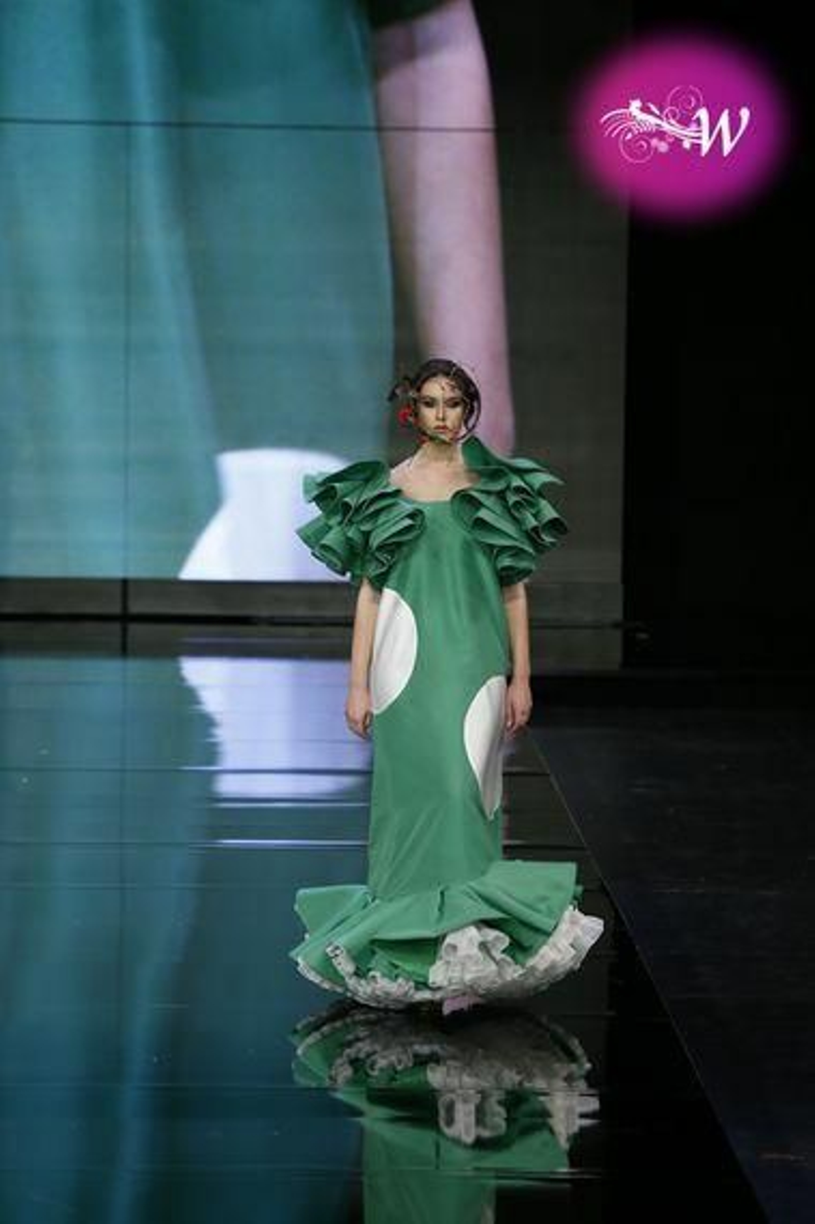 Así ha sido el desfile de Gil Ortiz en SIMOF 2020, todas las fotos de su colección de flamenca