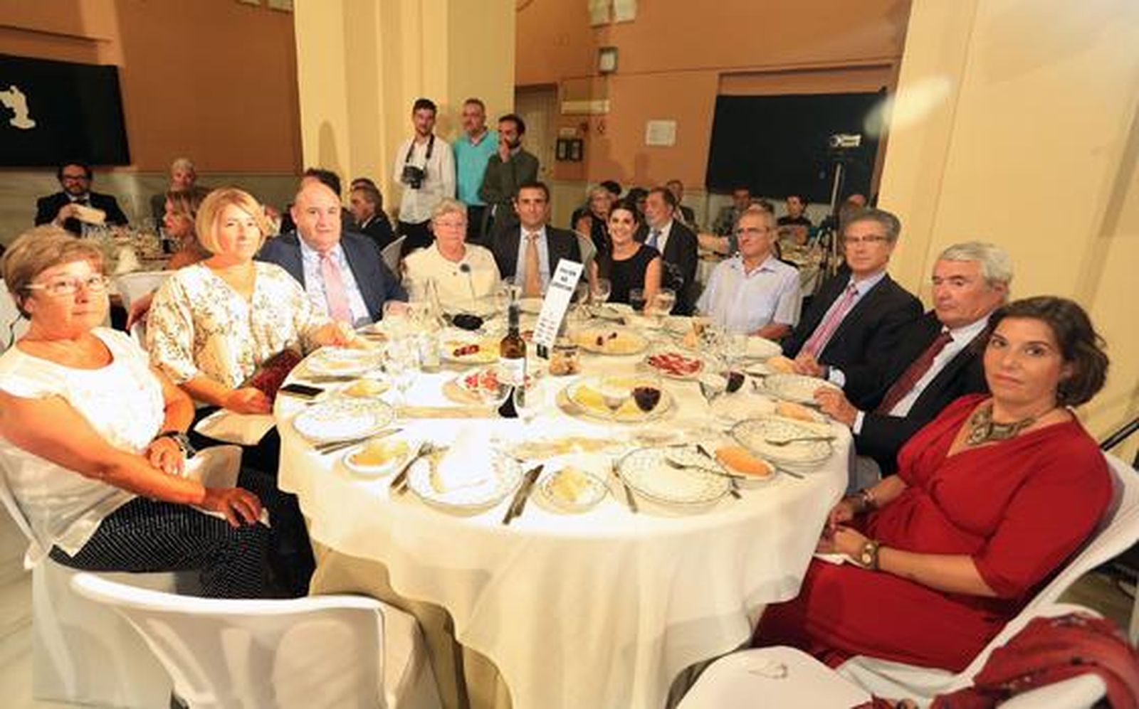 María Fernanda Batanero, Isabel Domínguez Álvarez, José María Carrasco Monge, Asunción Batanero Bravo, Diego González Batanero, Susana Collantes Coronel, Onésimo González Álvarez, Antonio Díaz Rangel, Gaspas Llinares y Olga Guerrero.

Foto: Alberto Dominguez / Josue Correa / Canterla