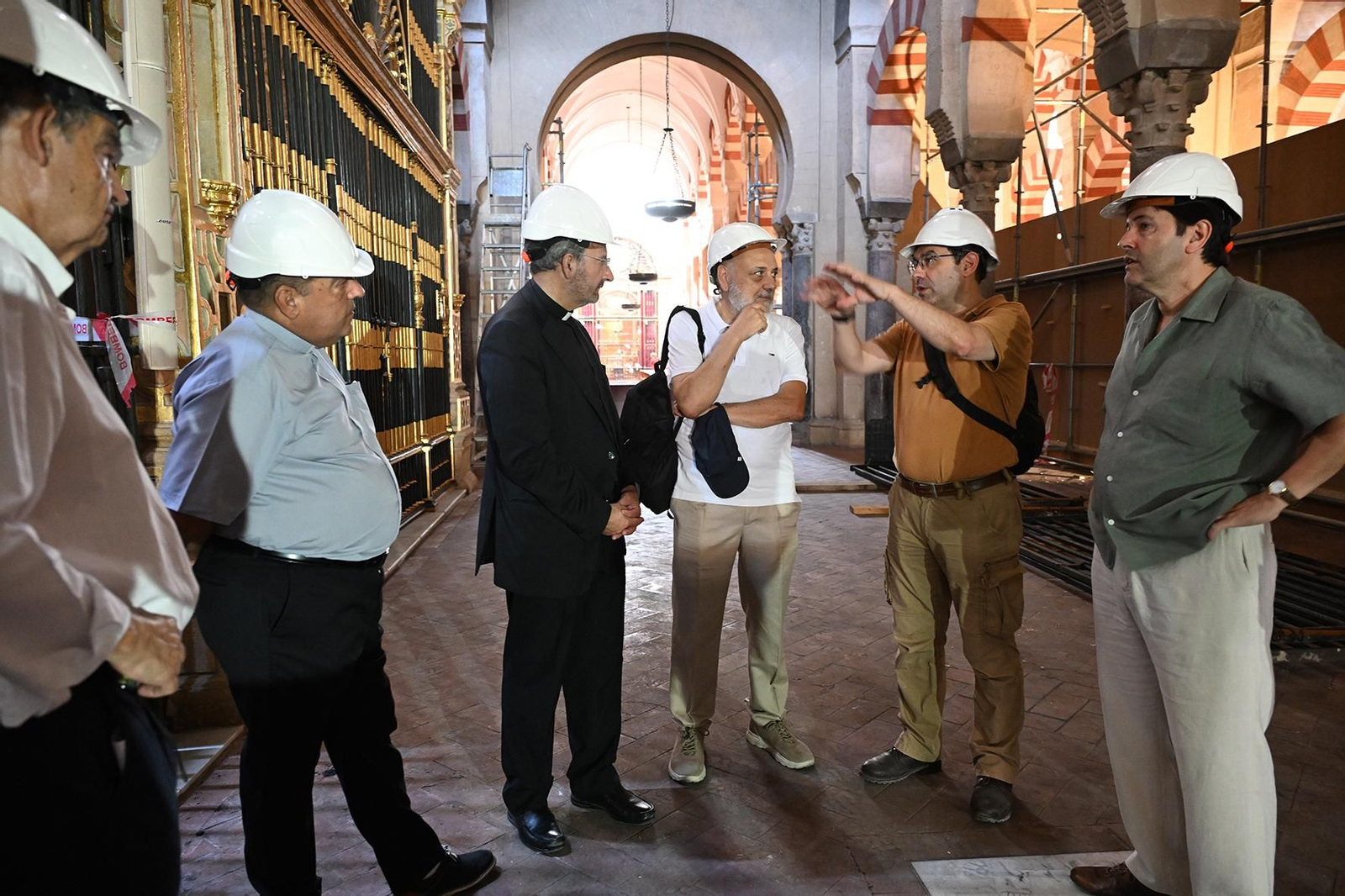 La visita del presidente de Icomos España a la Mezquita de Córdoba tras el incendio