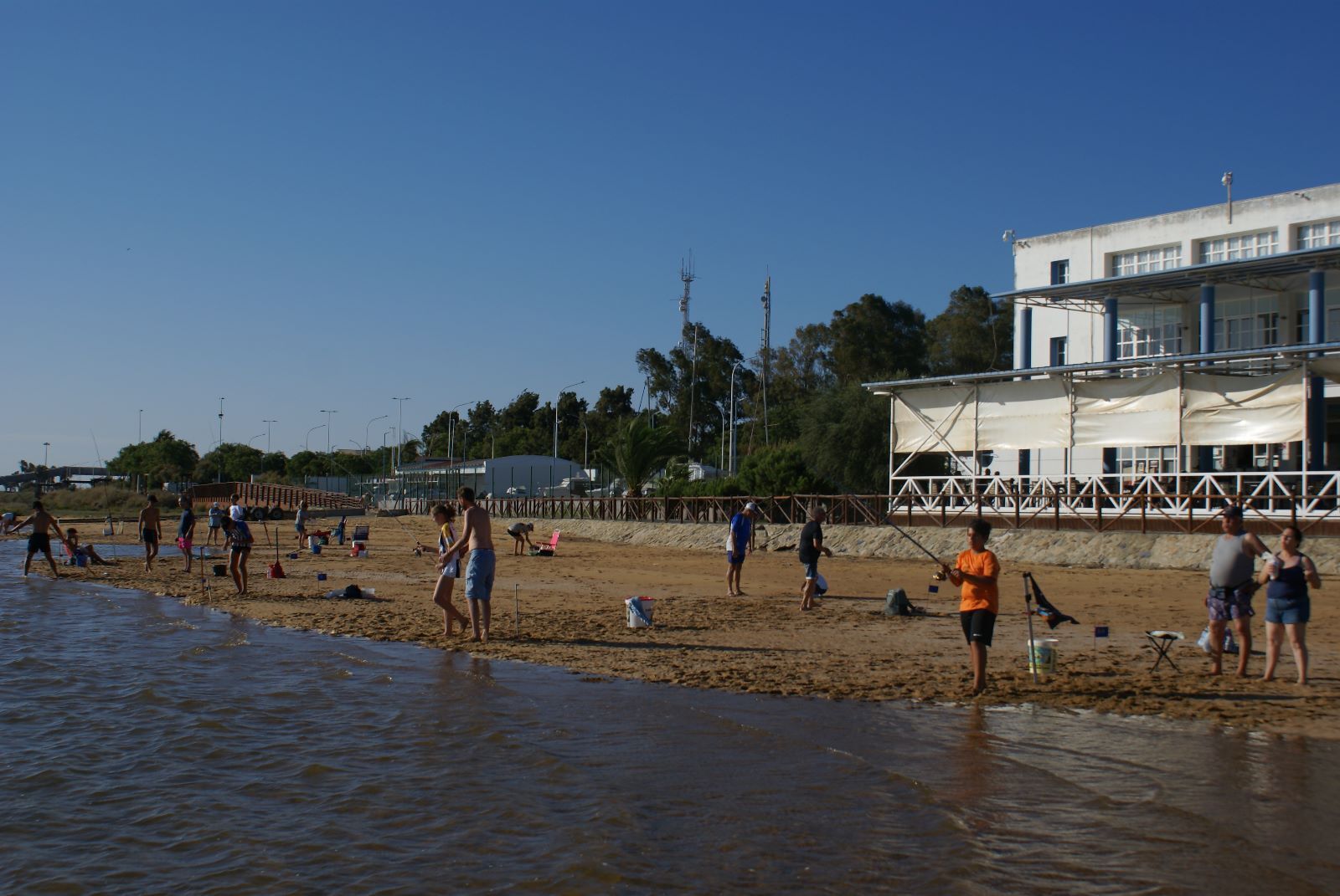 Participantes del concurso en las instalaciones del Real Club Marítimo de Huelva.