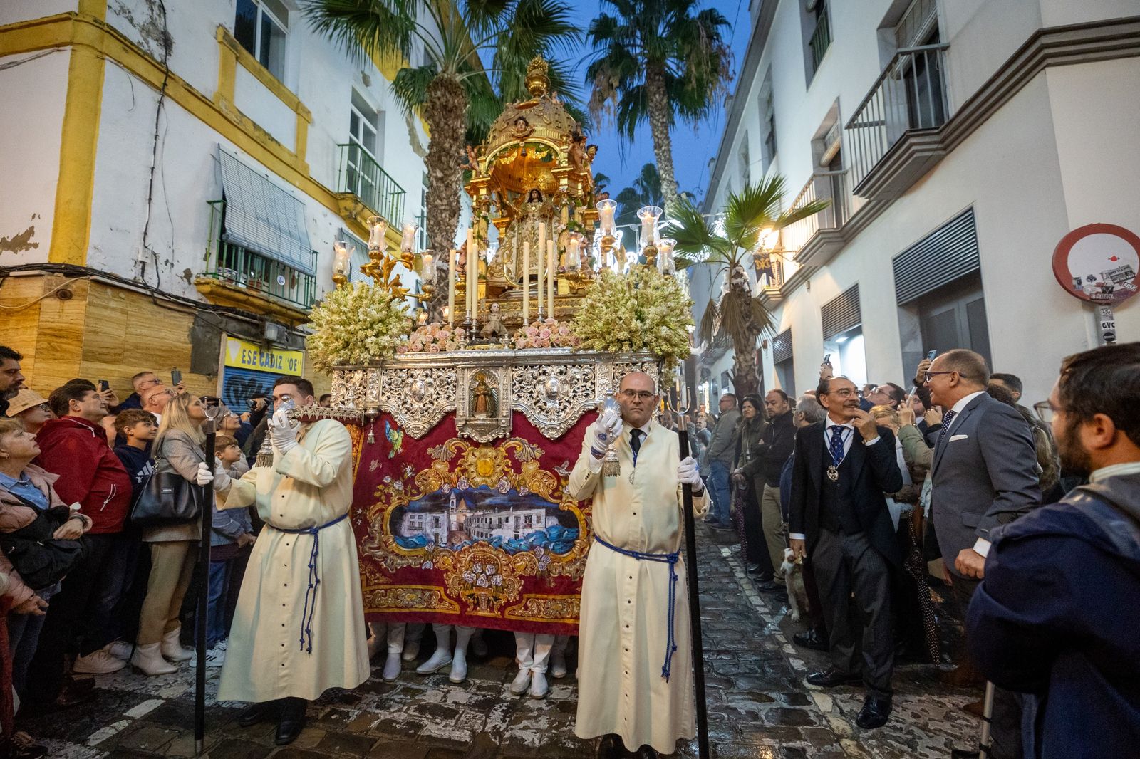 Las imágenes de la procesión de la Virgen de la Palma, en Cádiz