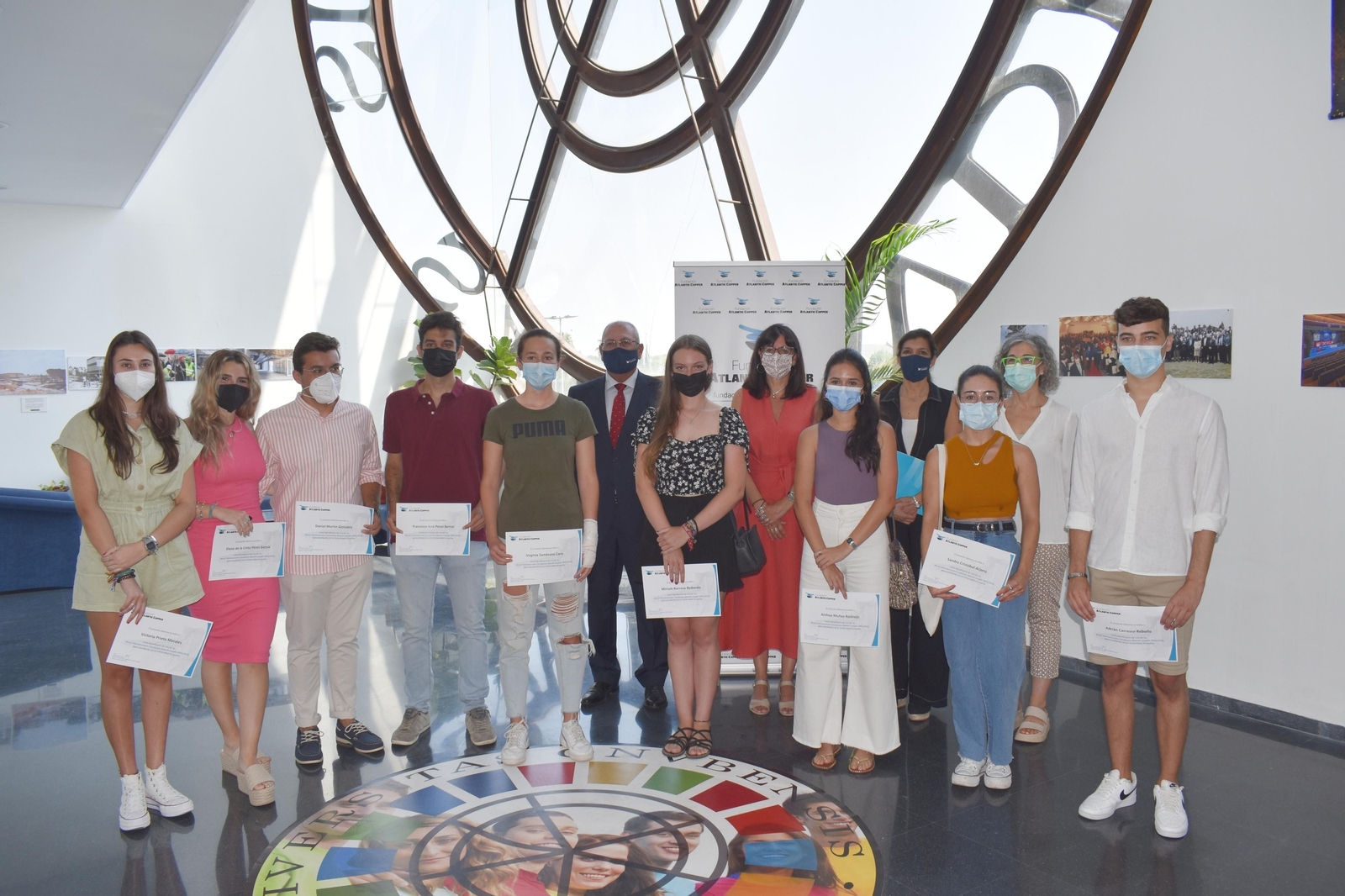 La Fundación Atlantic Copper hace entrega de las becas de movilidad a los estudiantes de la Universidad de Huelva La Fundación Atlantic Copper hace entrega de las becas de movilidad a los estudiantes de la Universidad de Huelva