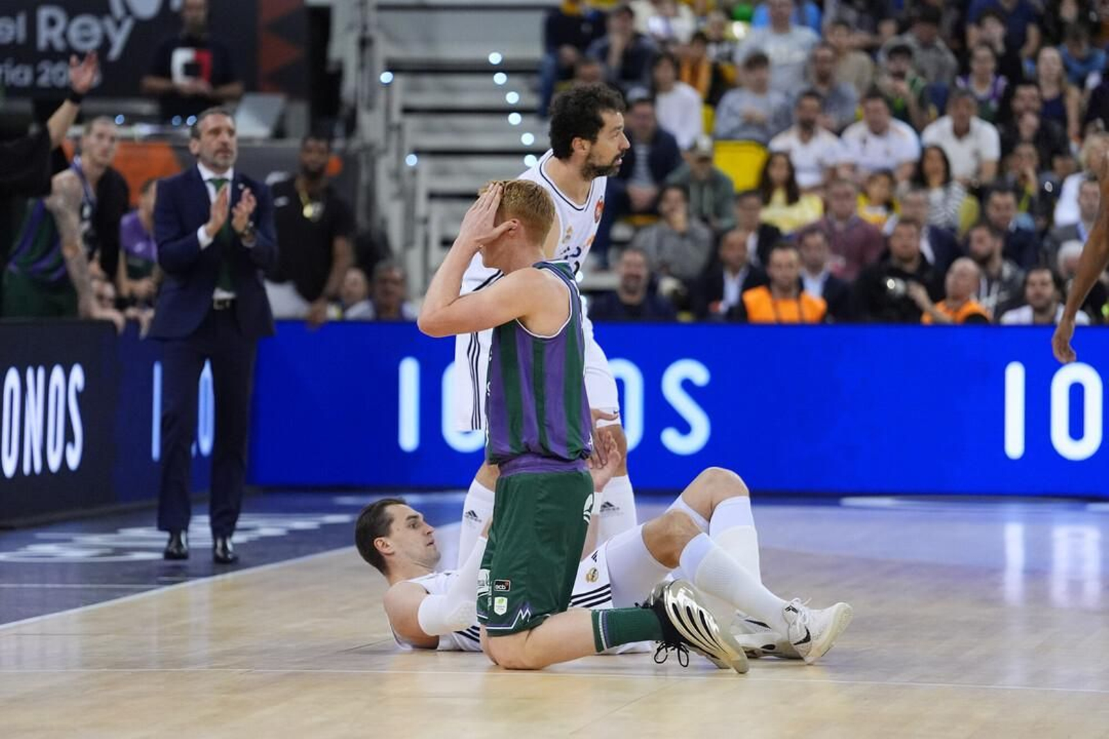 El Unicaja, campeón de Copa: Todas las imágenes del partido, la fiesta y la llegada a Málaga