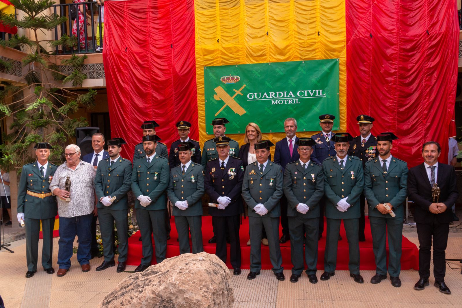 La Guardia Civil de Motril reconoce el trabajo de los agentes en el Día del Pilar