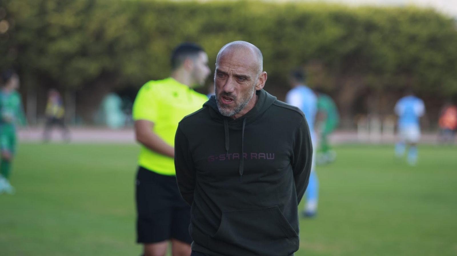 David Cabello, pensativo durante un partido en Santo Domingo