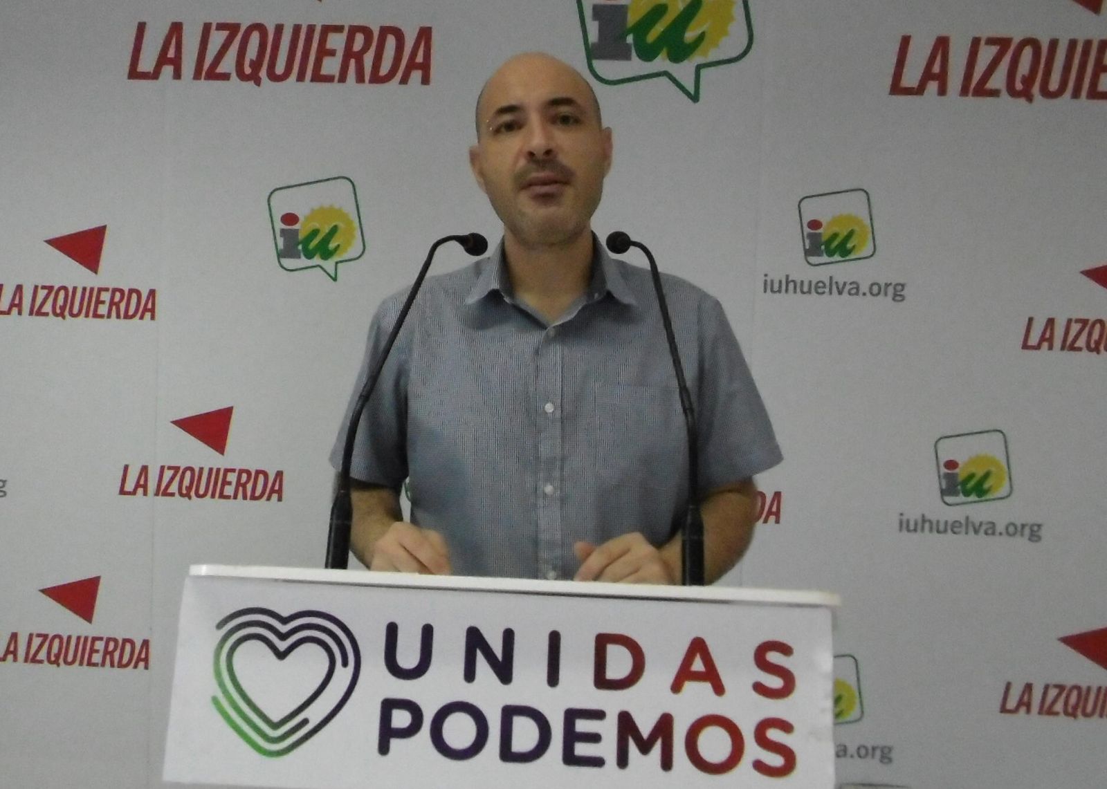 Rafael Sánchez Velo durante la rueda de prensa en la sede de IU.