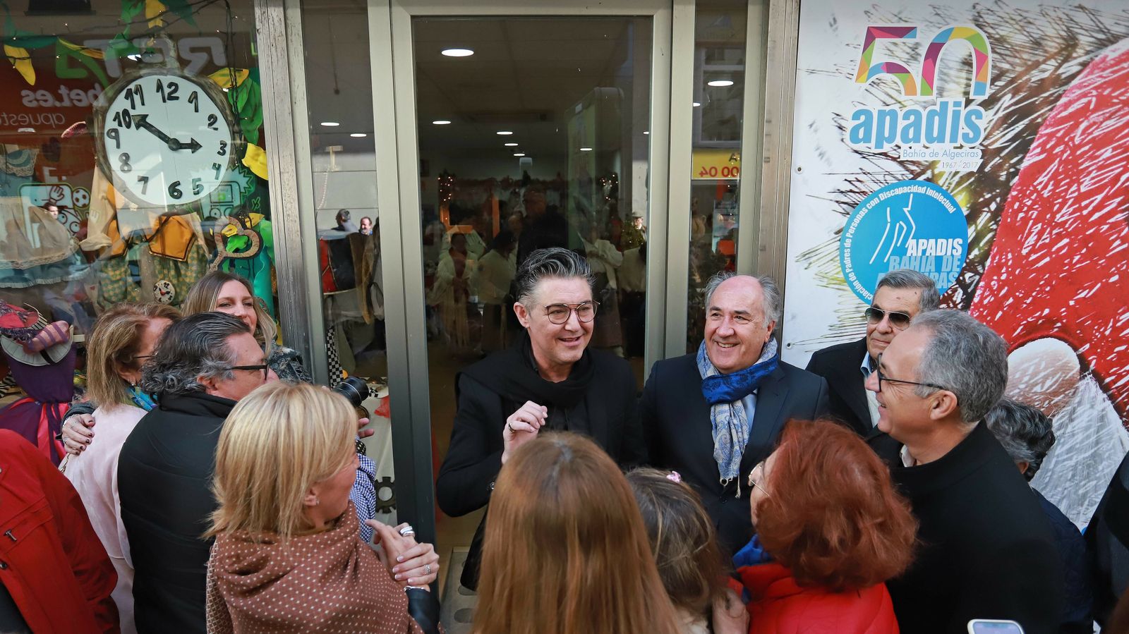Las mejores fotos de la inauguración del mercadillo navideño de Apadis
