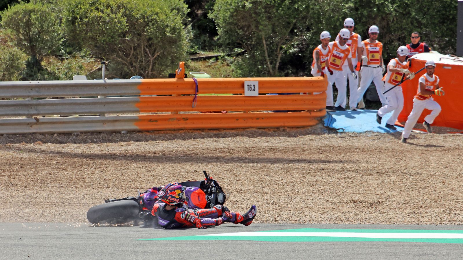 Imágenes de las caídas en las carreras del GP España en Jerez