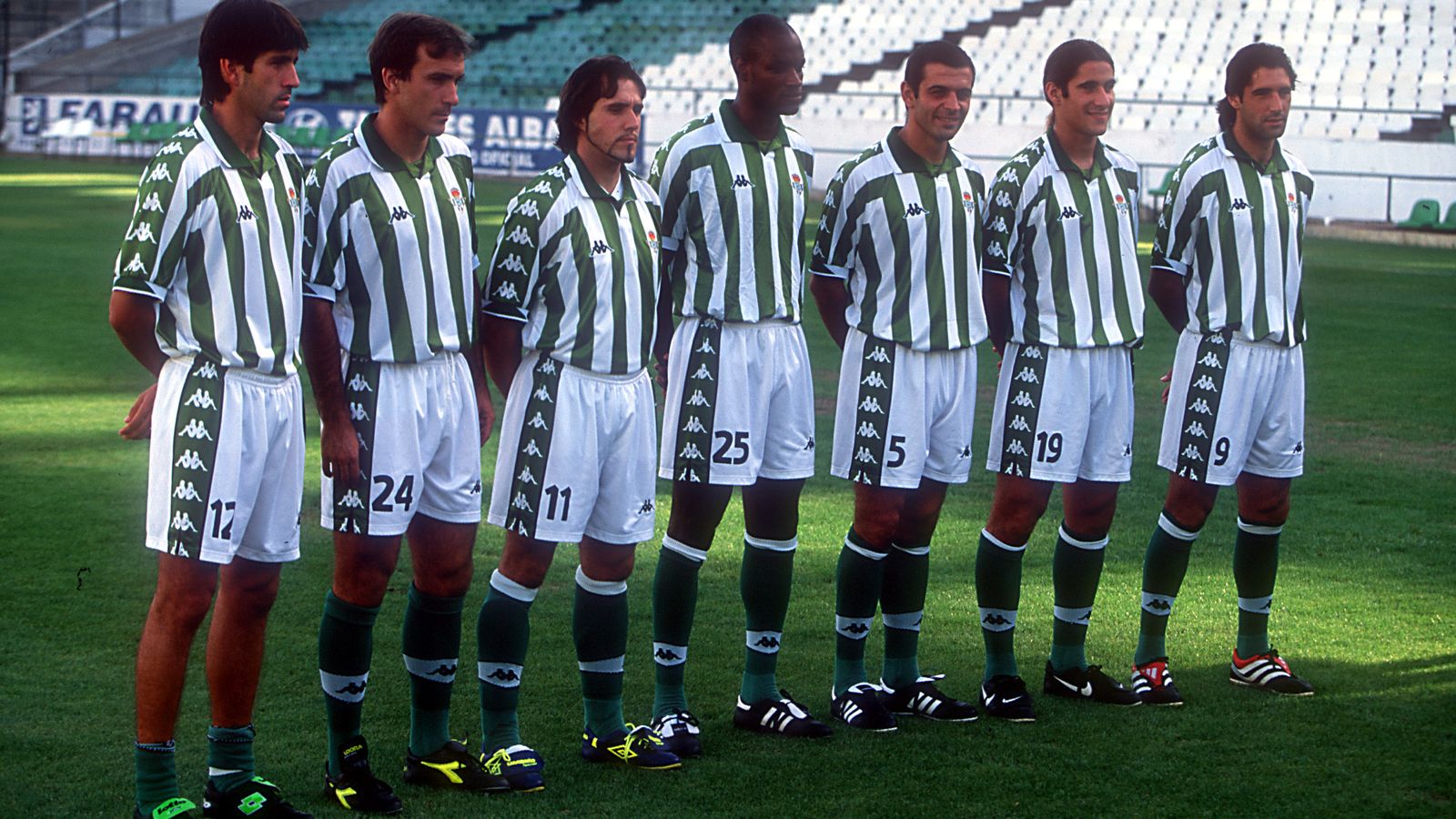 Fichajes del Betis 2000/01. De izquierda a derecha: Belenguer, Torres Mestre, César de Loma, Fabao, Pavon, Gastón Casas y Oli.