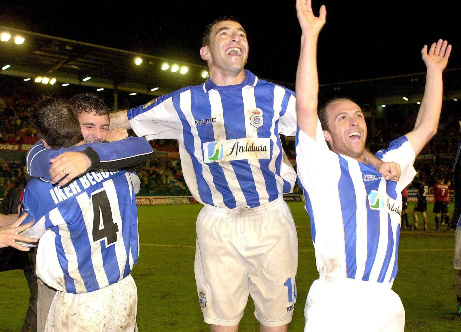 Iker Begoña, Loren y Espínola celebran la clasificación para la final.