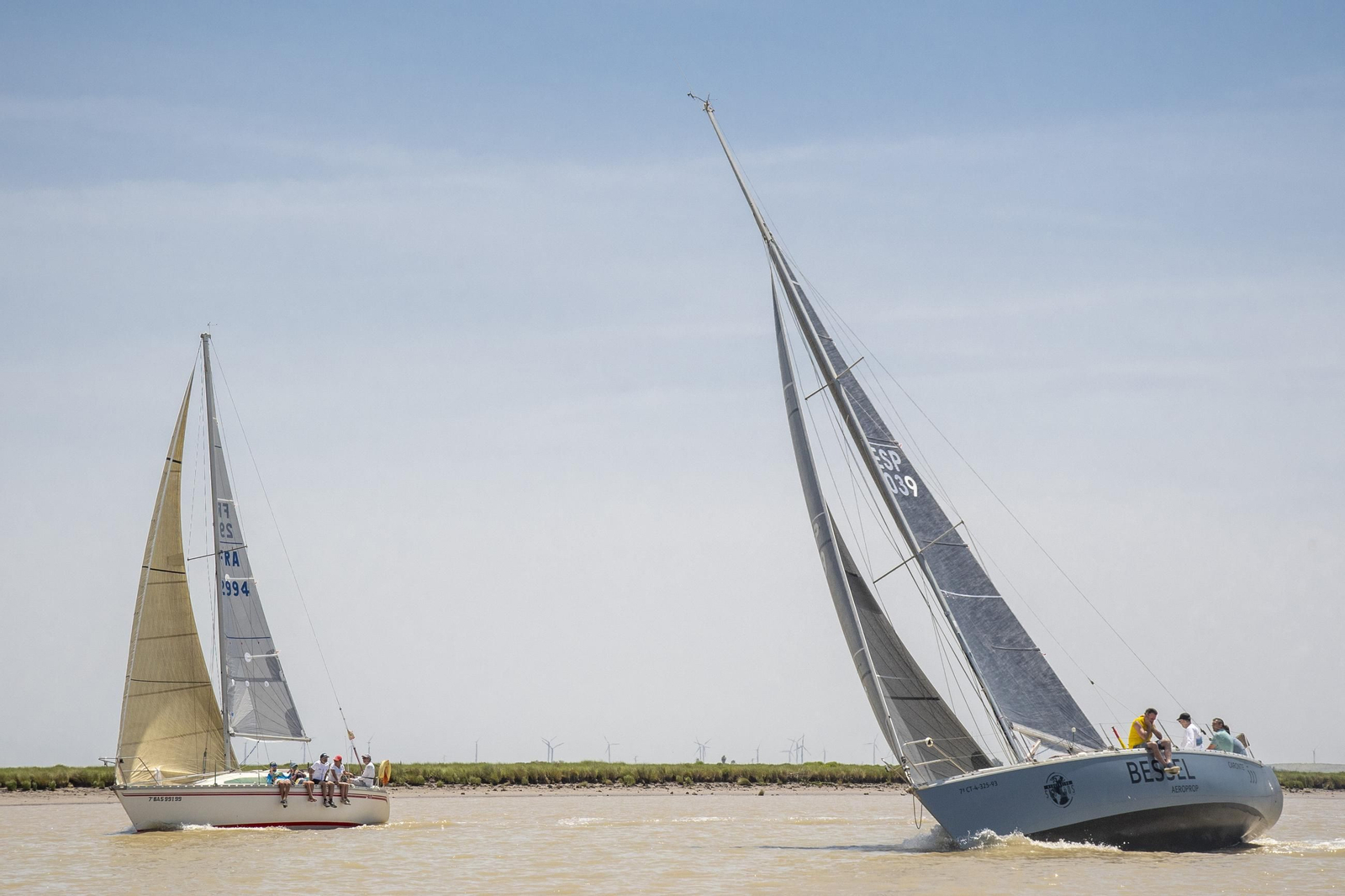 Las espectaculares fotos del Ascenso a Vela del Guadalquivir