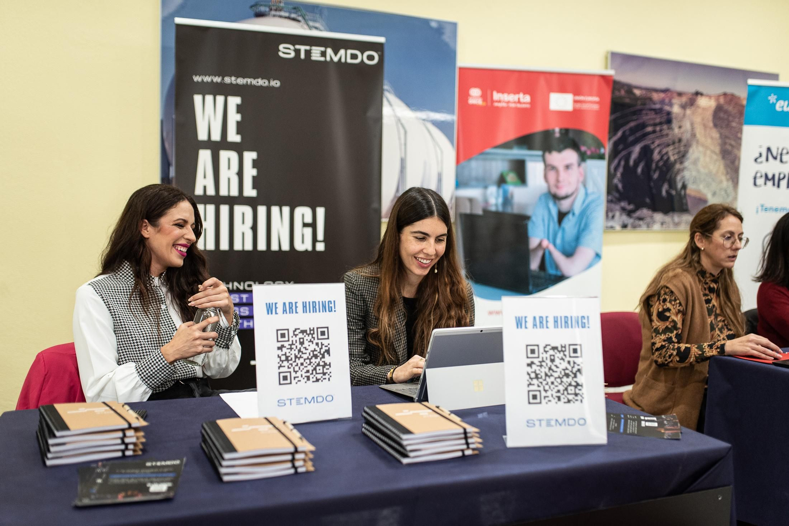 Imágenes de la Feria del Empleo organizada por la Fundación Cajasol y la FOE