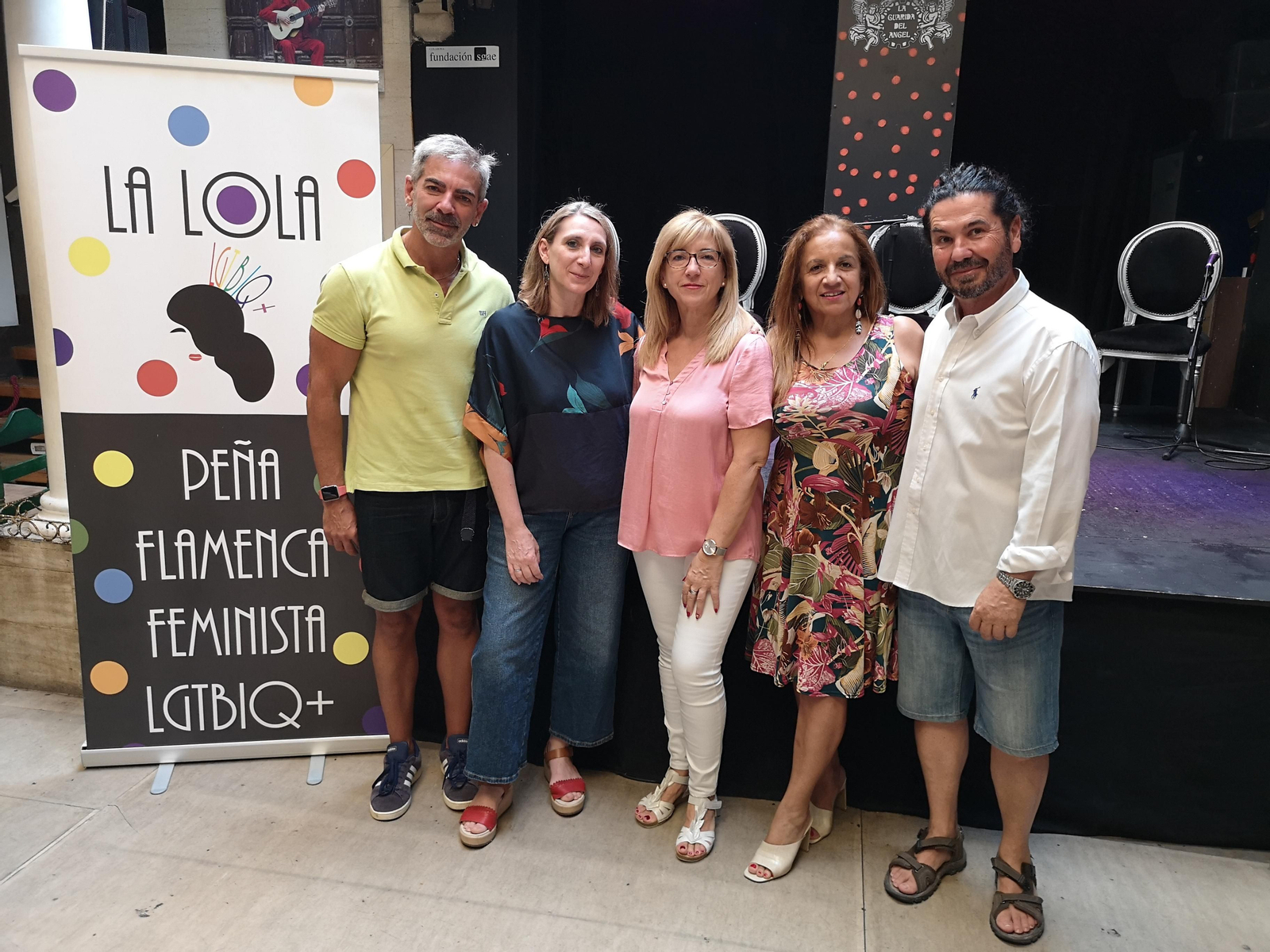 Parte de la Junta Directiva de la Peña Flamenca 'La Lola'