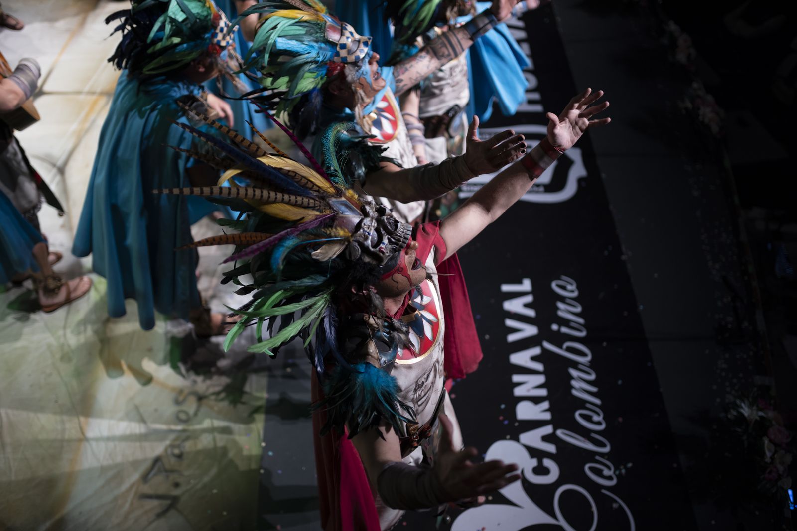 Imágenes de la actuación de la comparsa de Bollullos "El sacrificio" en el Carnaval Colombino