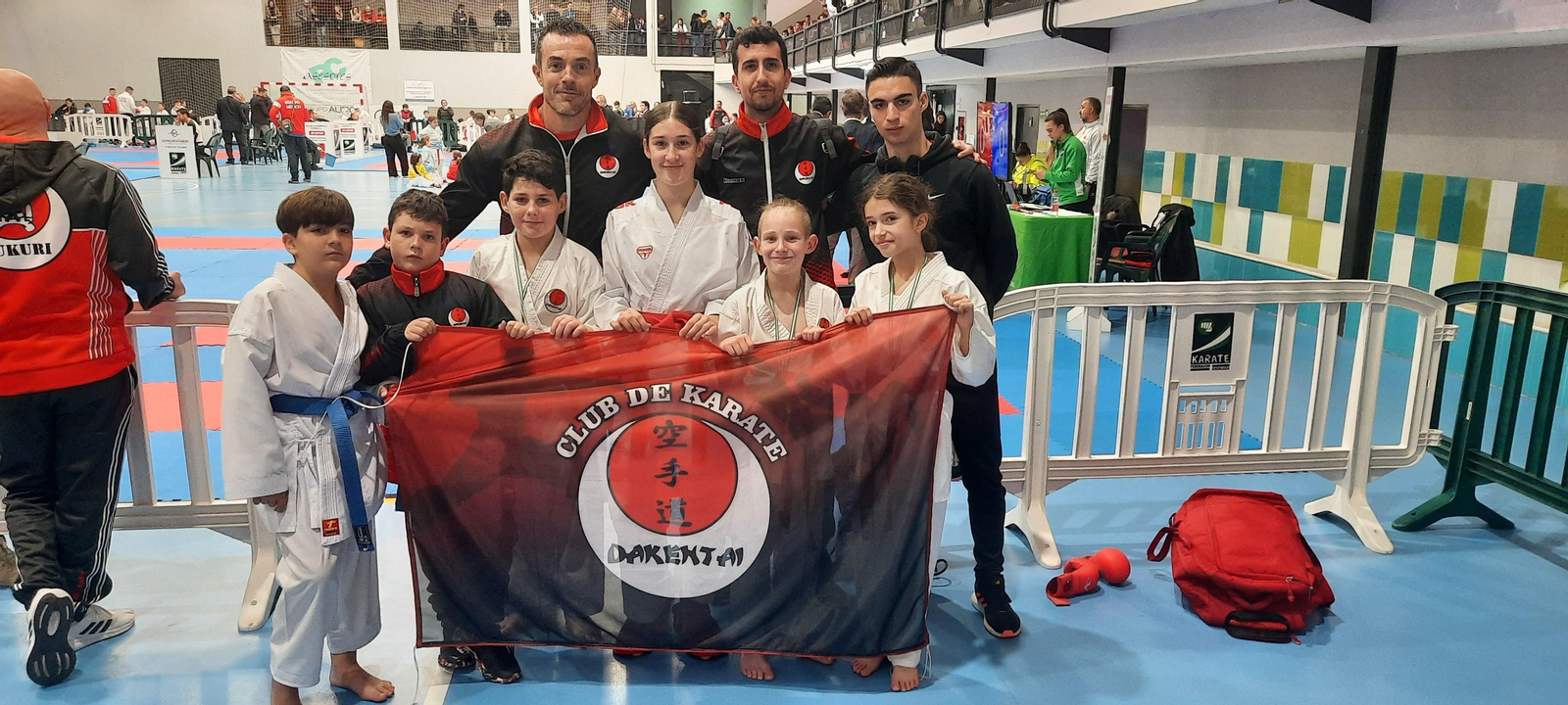 El Club Dakentai estuvo representado en Mairena por siete karatecas.