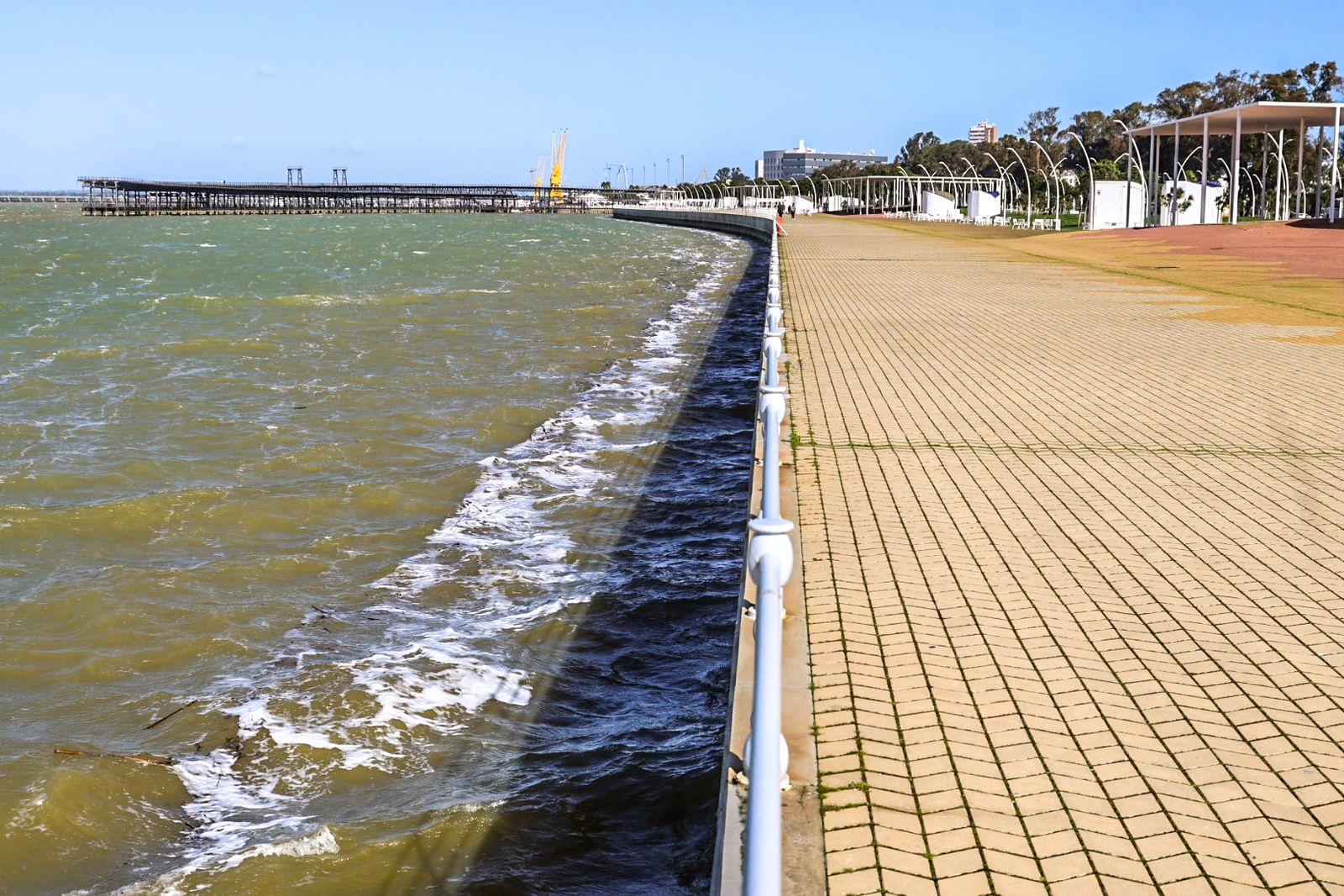 Fotografías de ambiente de la fría mañana en la ciudad