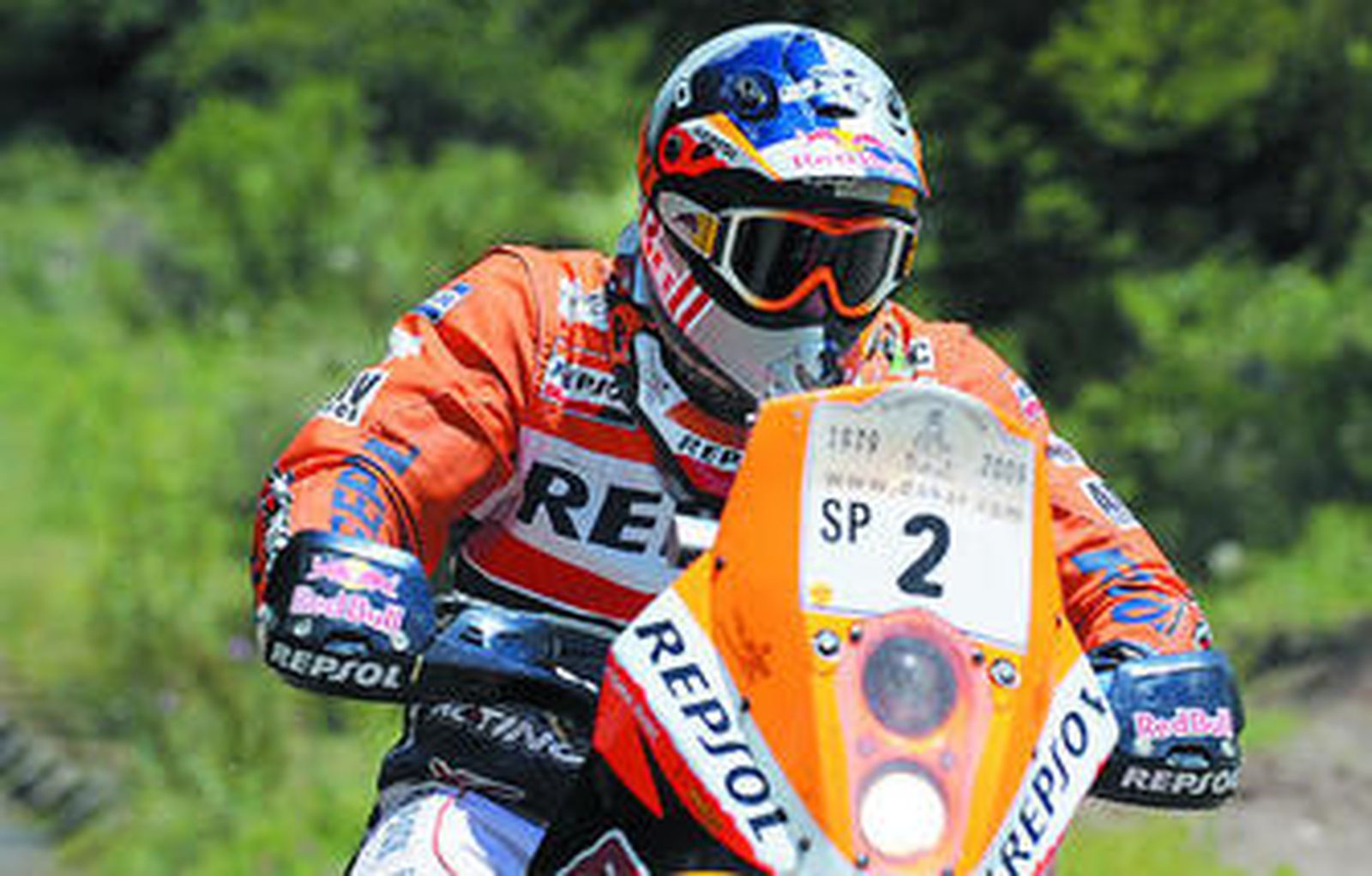 Marc Coma acaricia su segundo triunfo en el Rally Dakar tras perder menos de dos minutos sobre Despres.