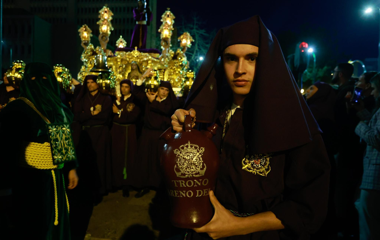 La Esperanza en la noche del Jueves Santo de Málaga, en imágenes