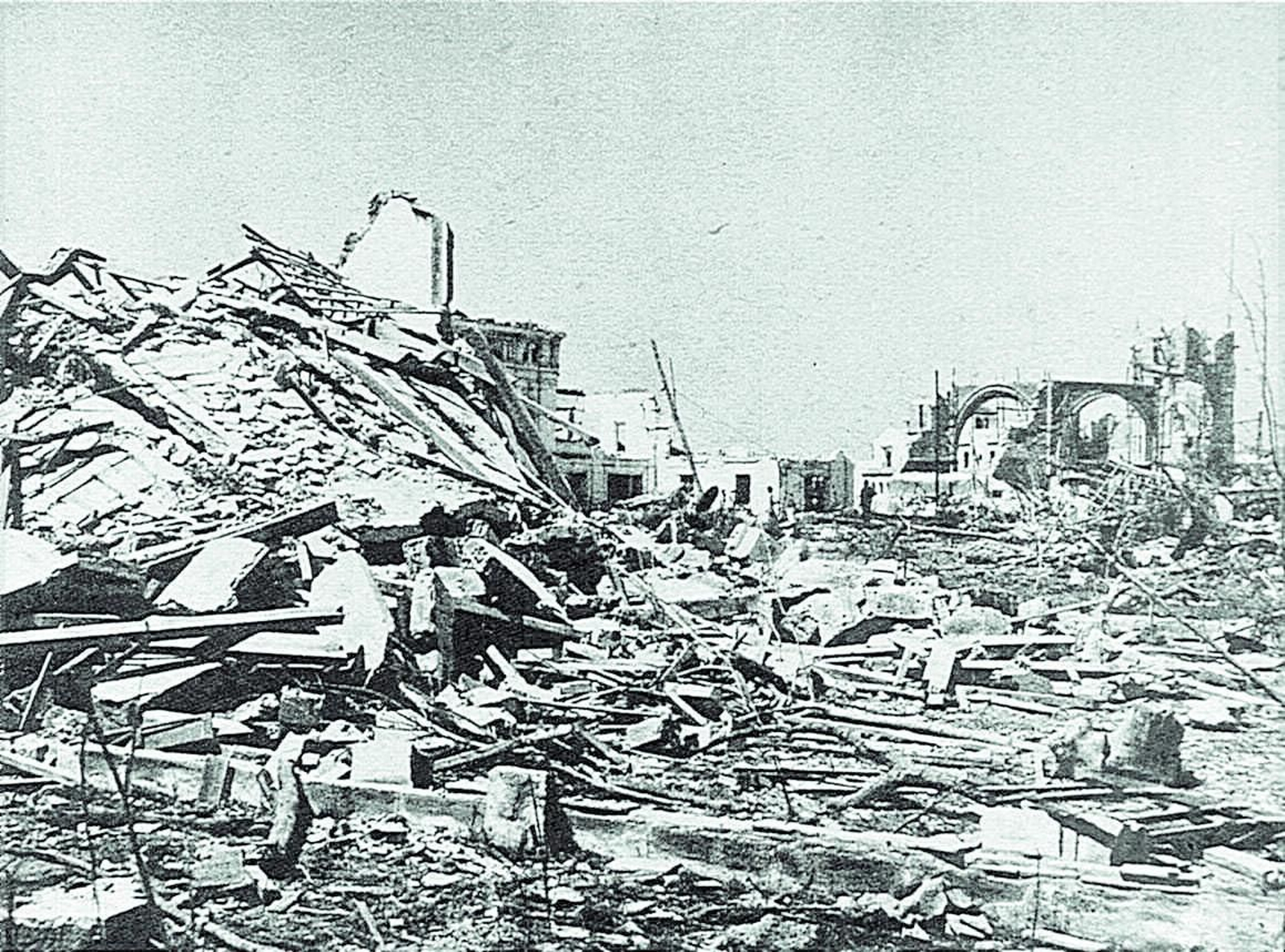 Imágenes de la explosión de Cádiz de 1947.