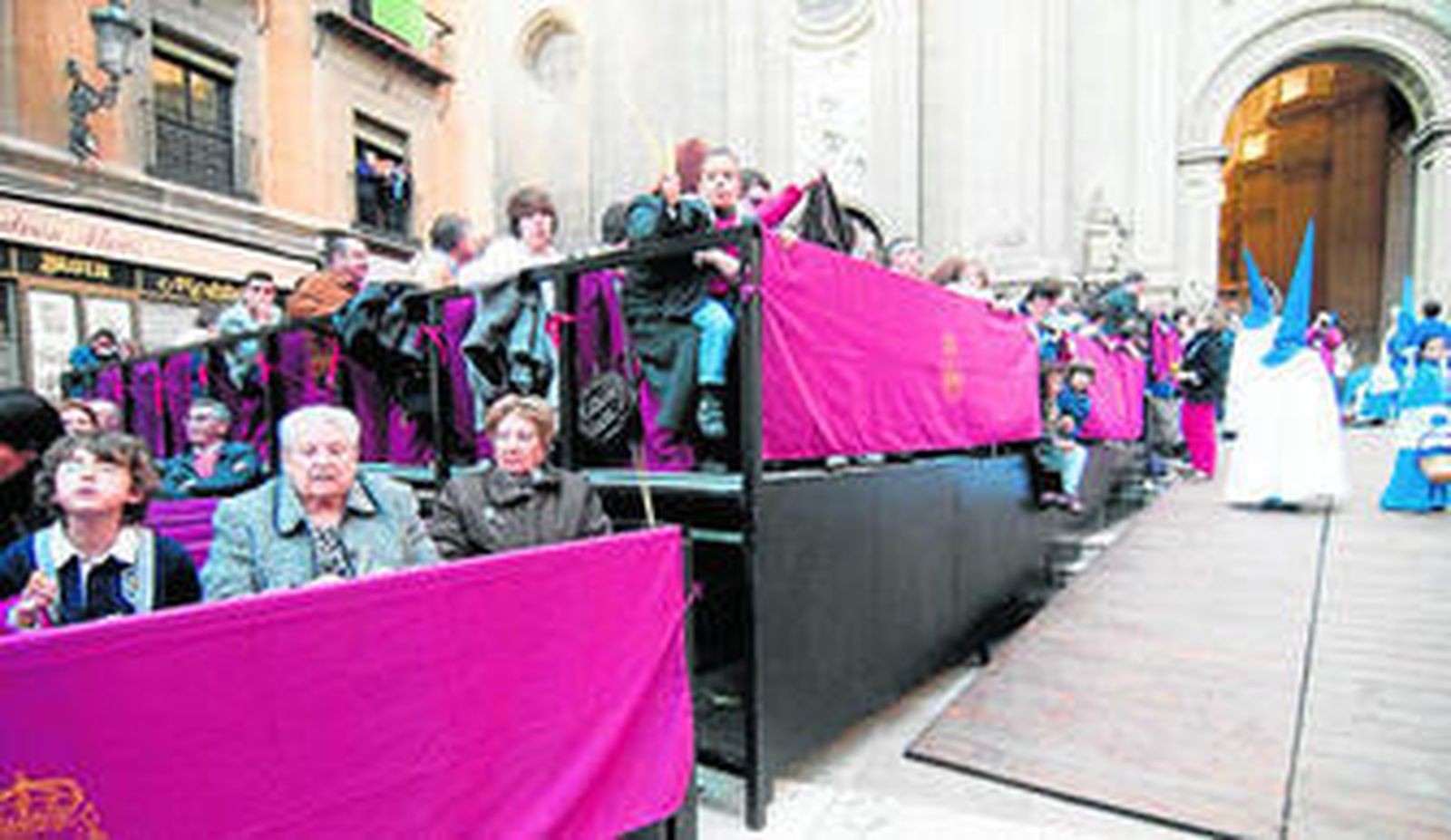 Los abonados de la zona baja de los palcos se quejaron ayer formalmente ante Federación por la falta de visión al sentarse en sus sitios.