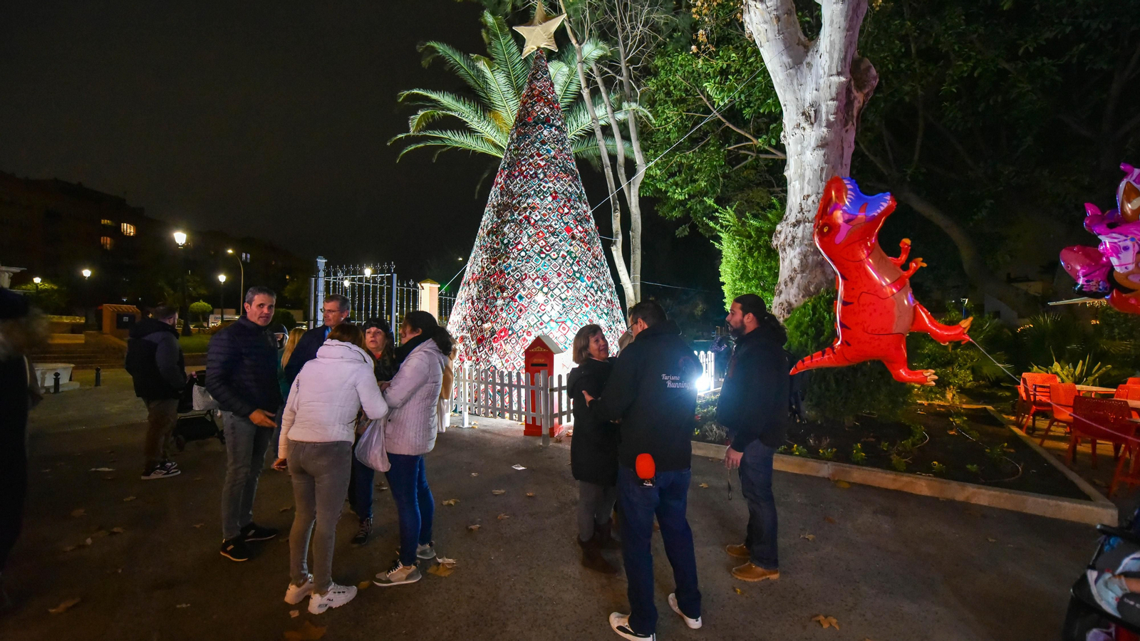 La inauguración del poblado navideño en los Jardines Saccone, en imágenes
