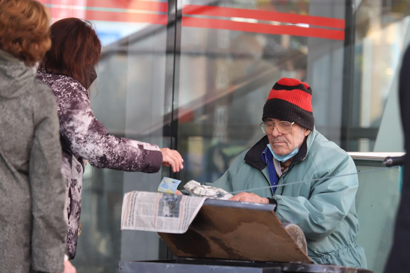 La Policía Local realizó controles en el Mercado del Carmen durante la mañana del sábado